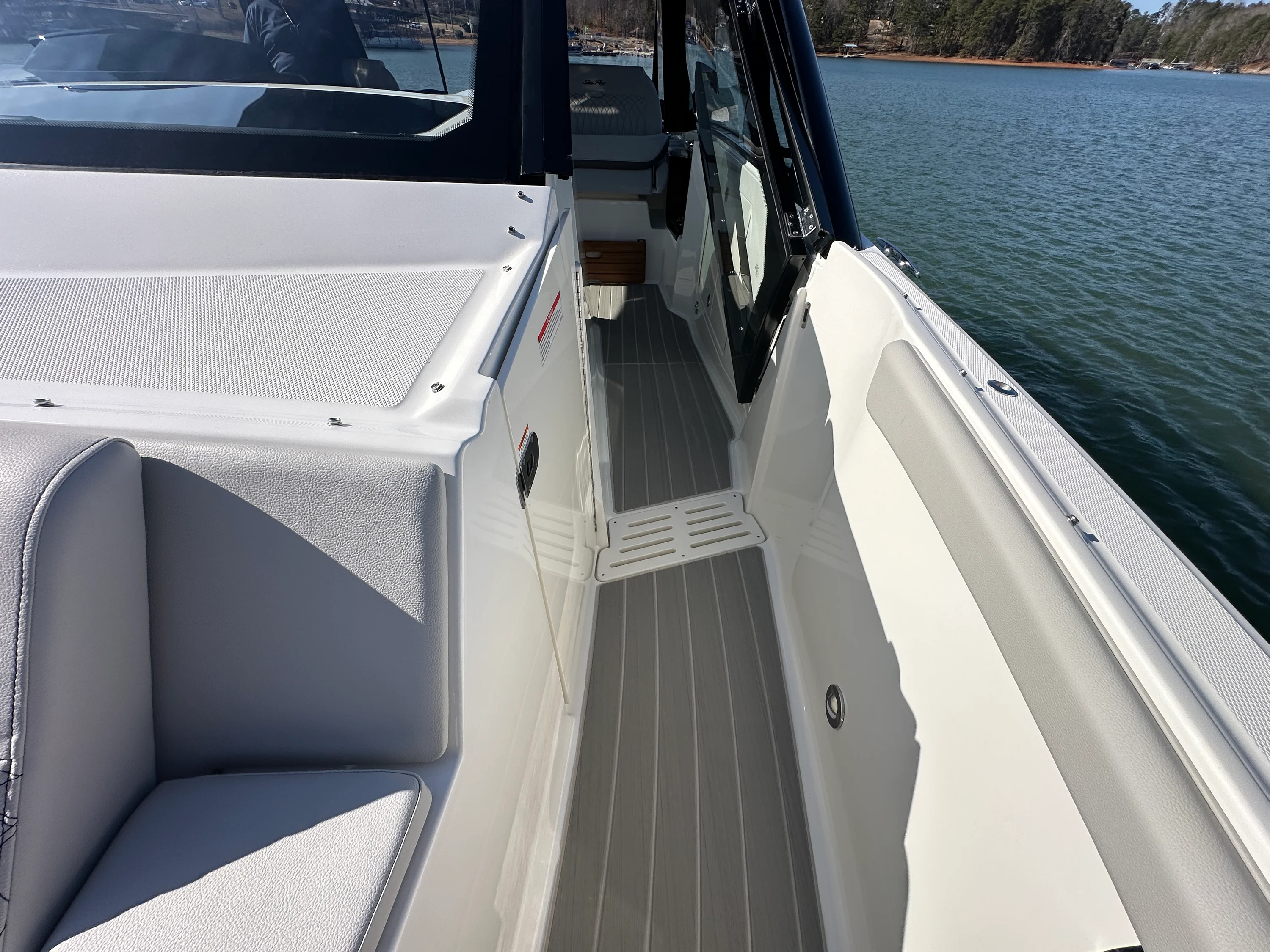 2026 Sea Ray Sundancer 370 Image Thumbnail #29