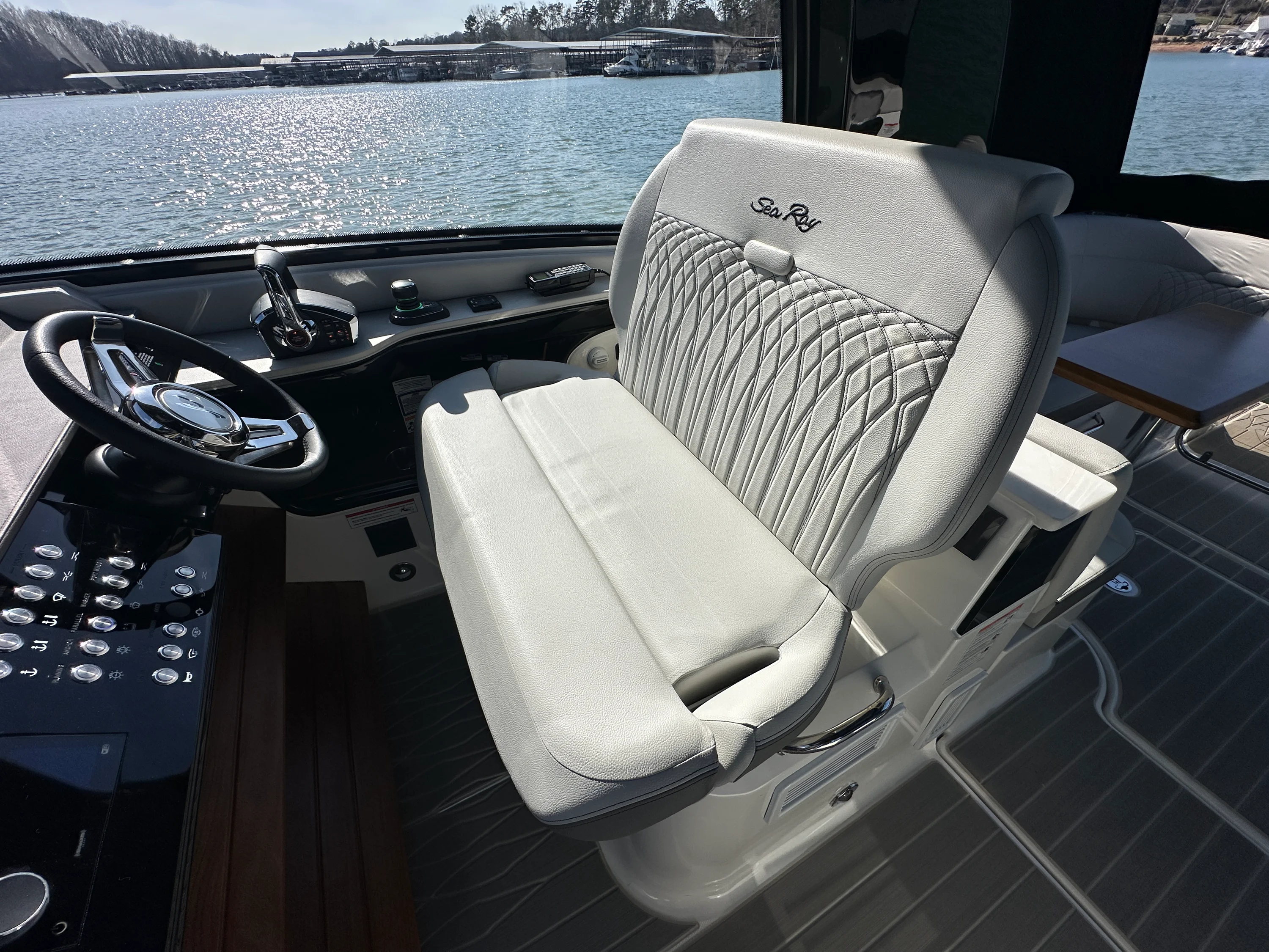 2026 Sea Ray Sundancer 370 Image Thumbnail #31