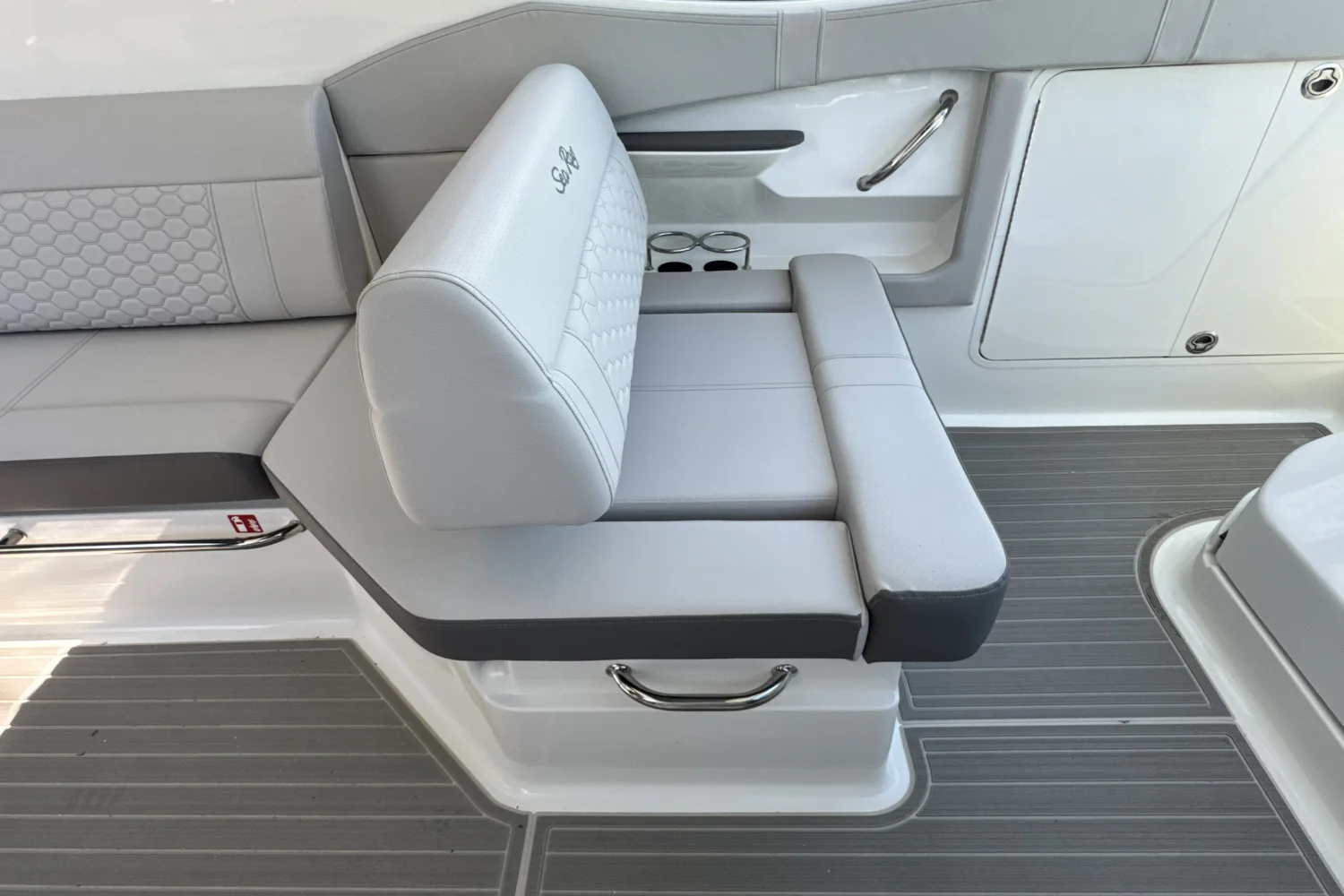 2026 Sea Ray Sundancer 320 Outboard Image Thumbnail #23