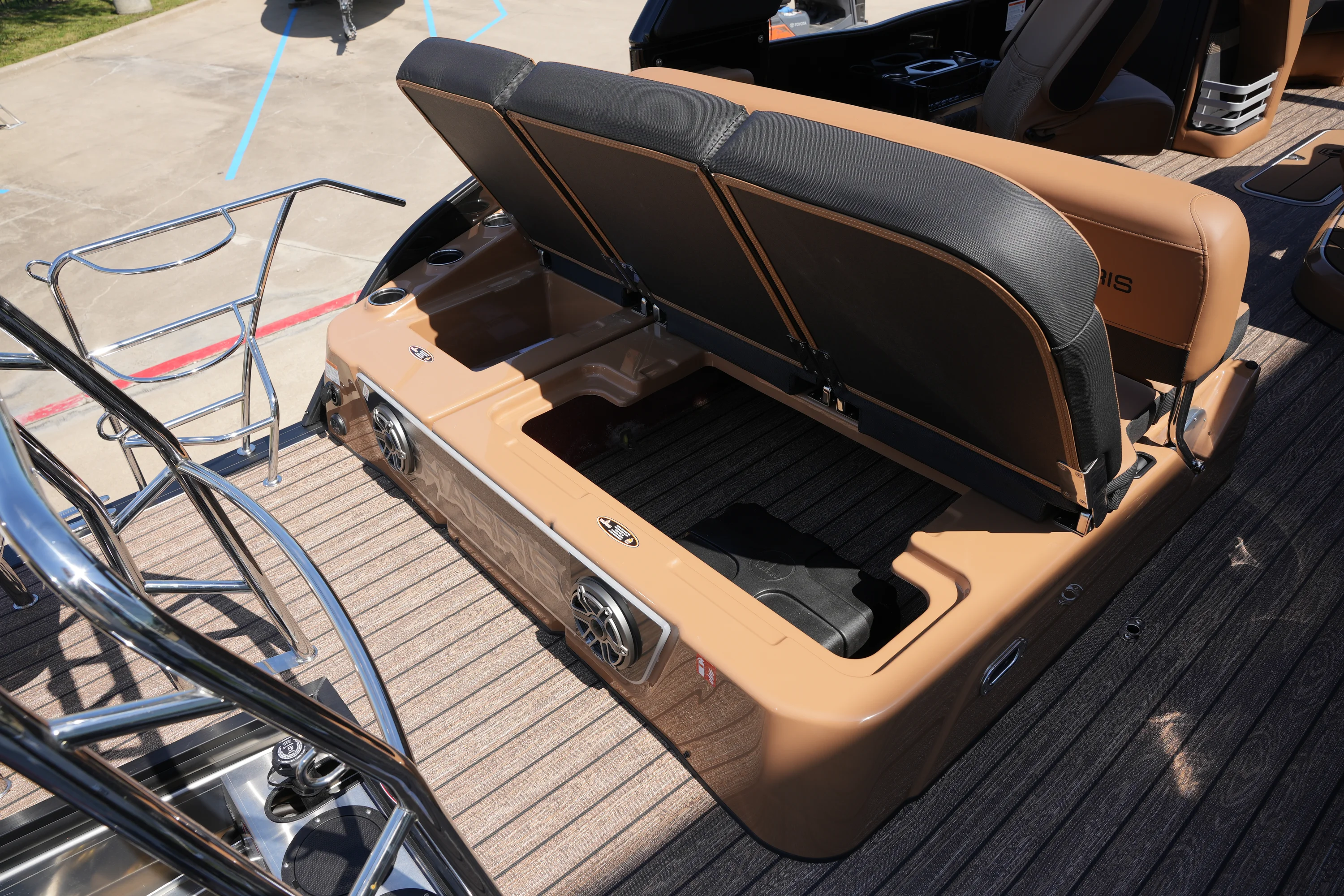 2026 Harris 230 GRAND MARINER Image Thumbnail #11