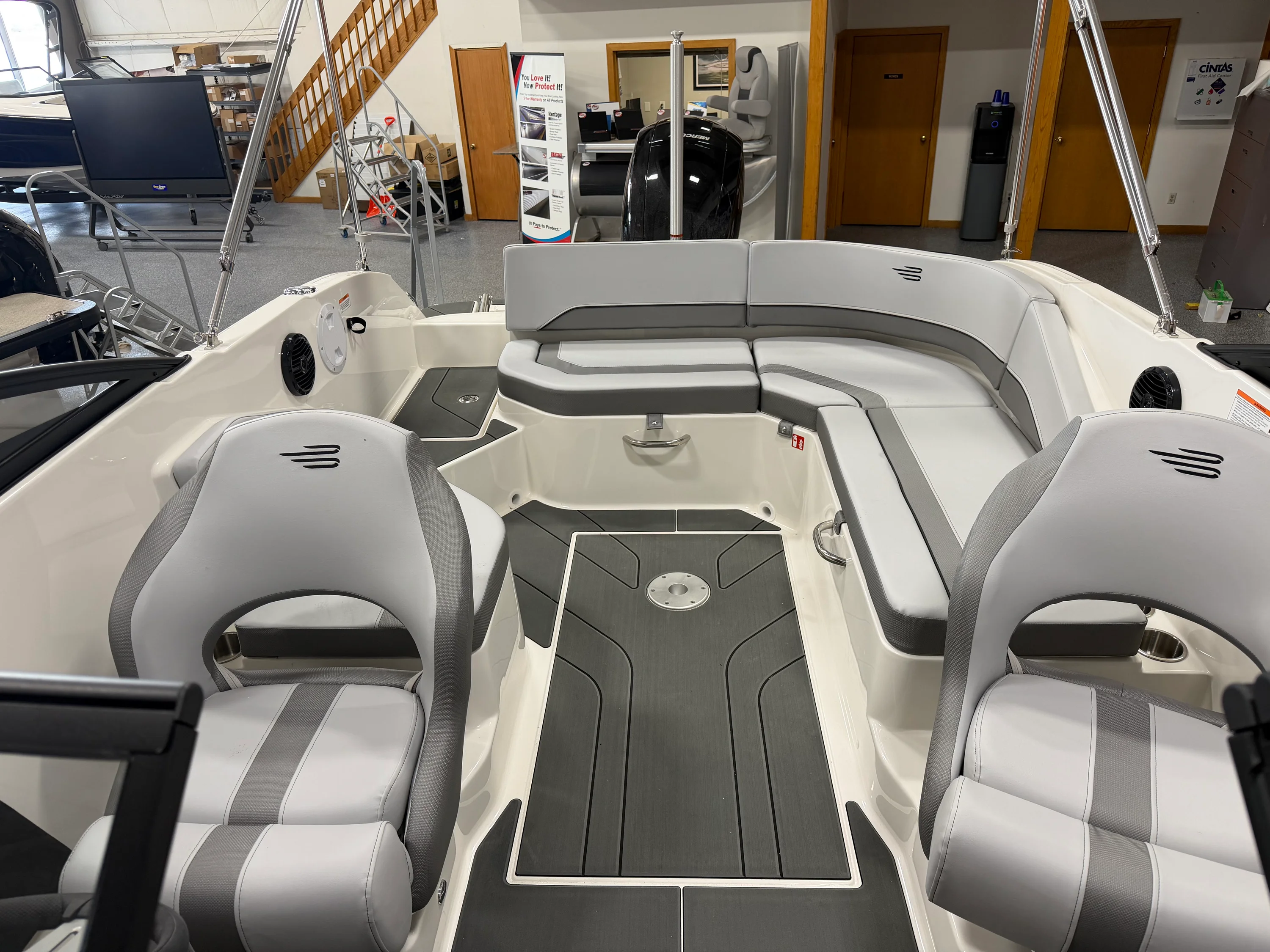 2026 Bayliner V20 Image Thumbnail #9