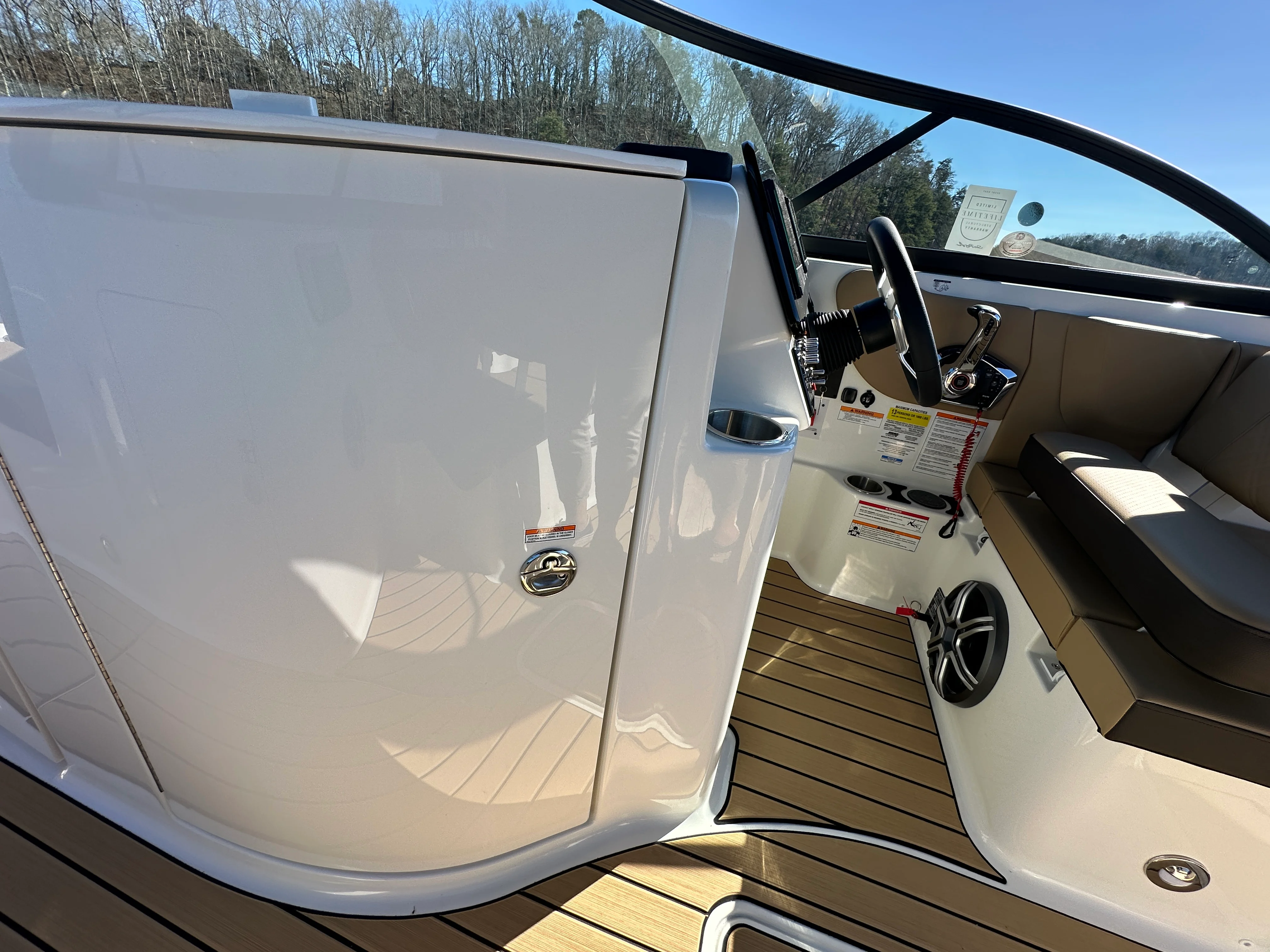 2026 Sea Ray SDX 230 Image Thumbnail #22