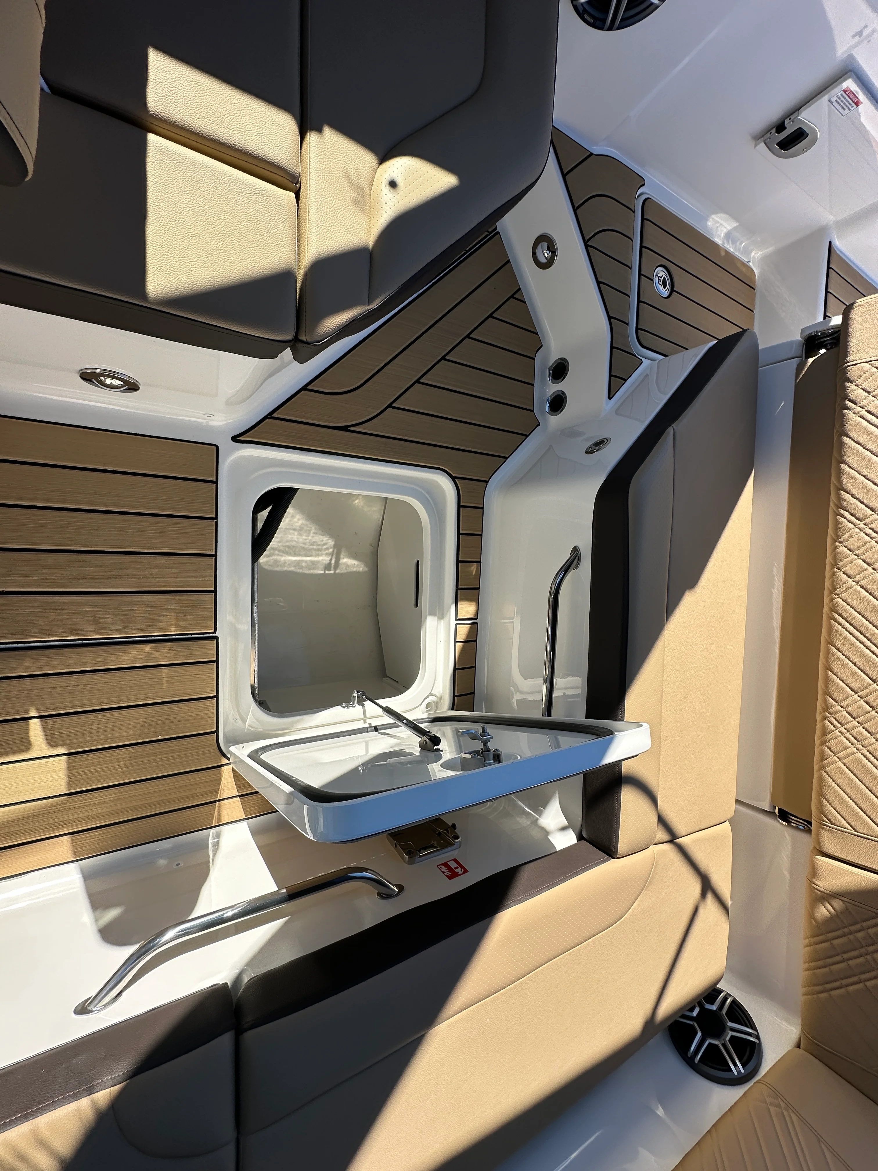 2026 Sea Ray SDX 230 Image Thumbnail #34