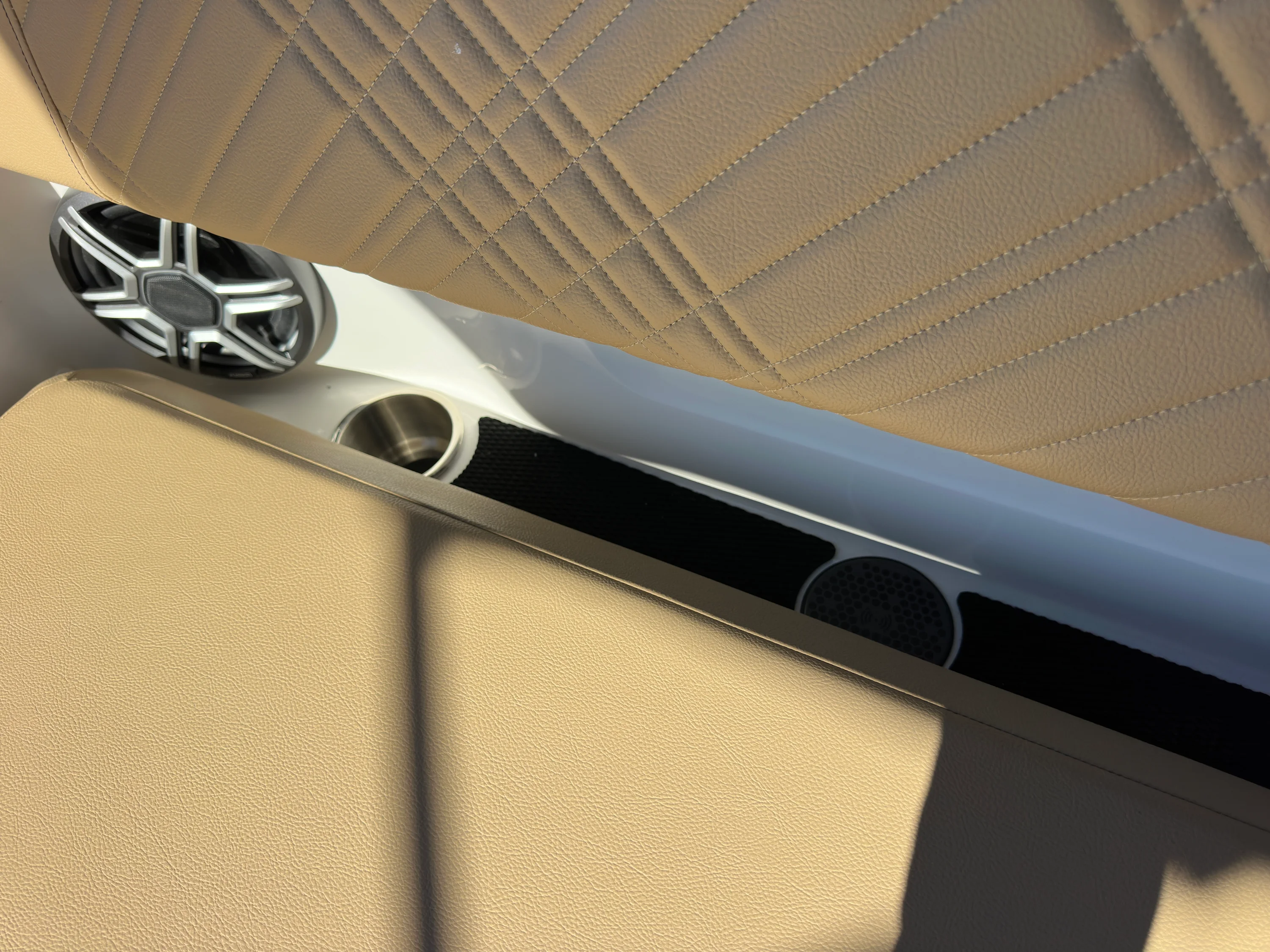 2026 Sea Ray SDX 230 Image Thumbnail #29