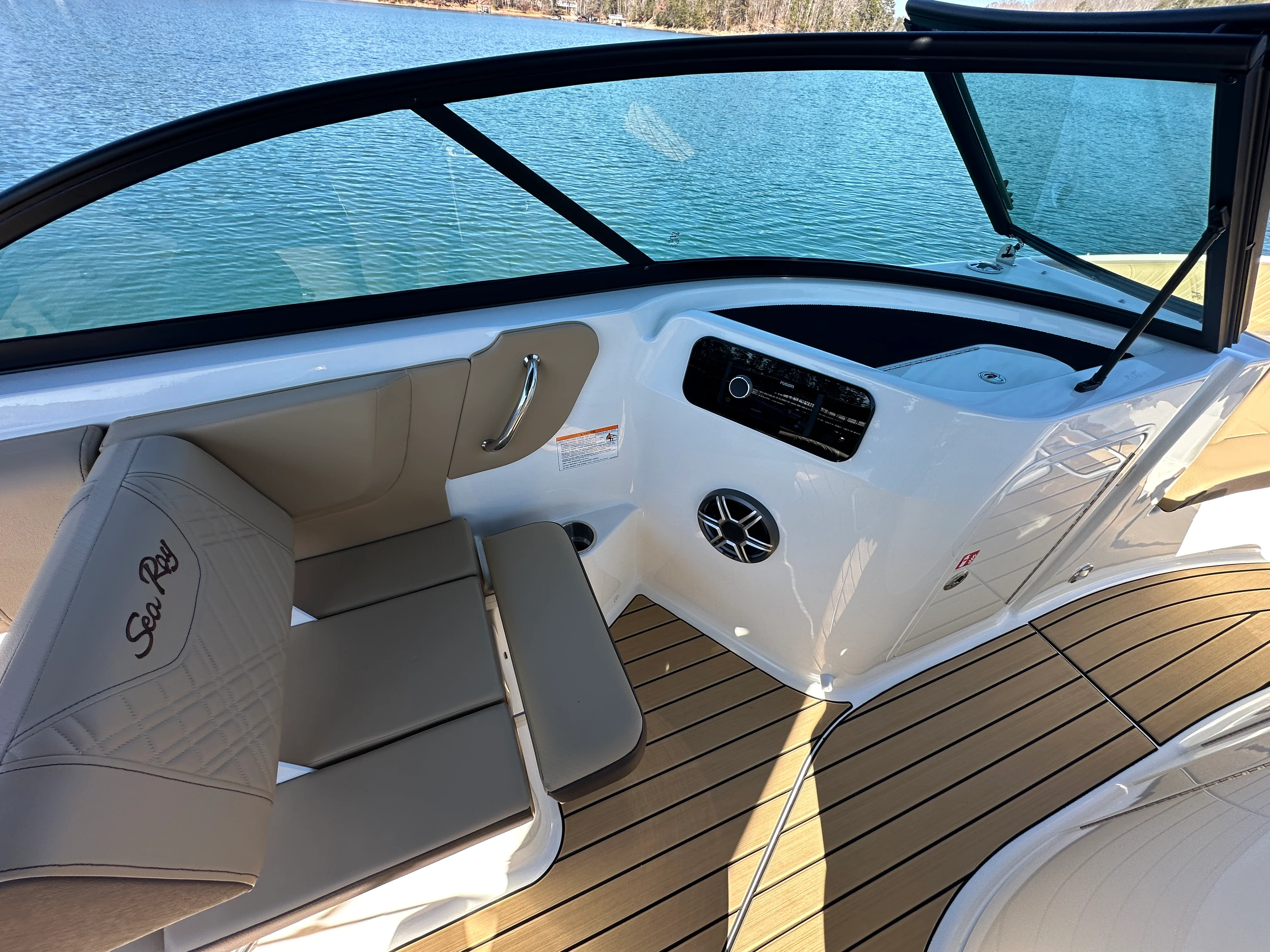 2026 Sea Ray SDX 230 Image Thumbnail #17