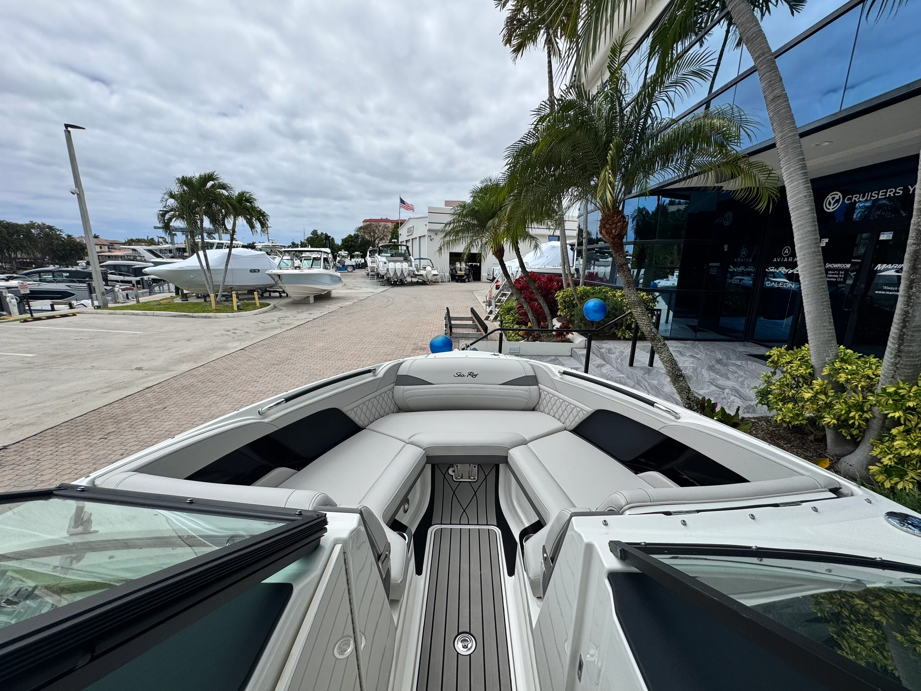 2026 Sea Ray SLX 260 Outboard Image Thumbnail #25
