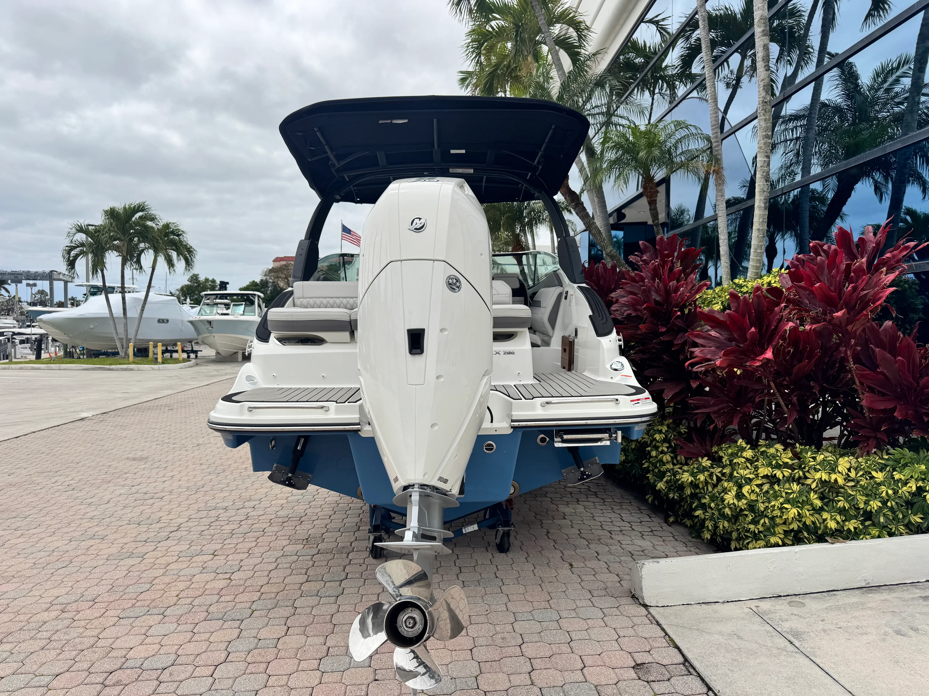 2026 Sea Ray SLX 260 Outboard Image Thumbnail #4