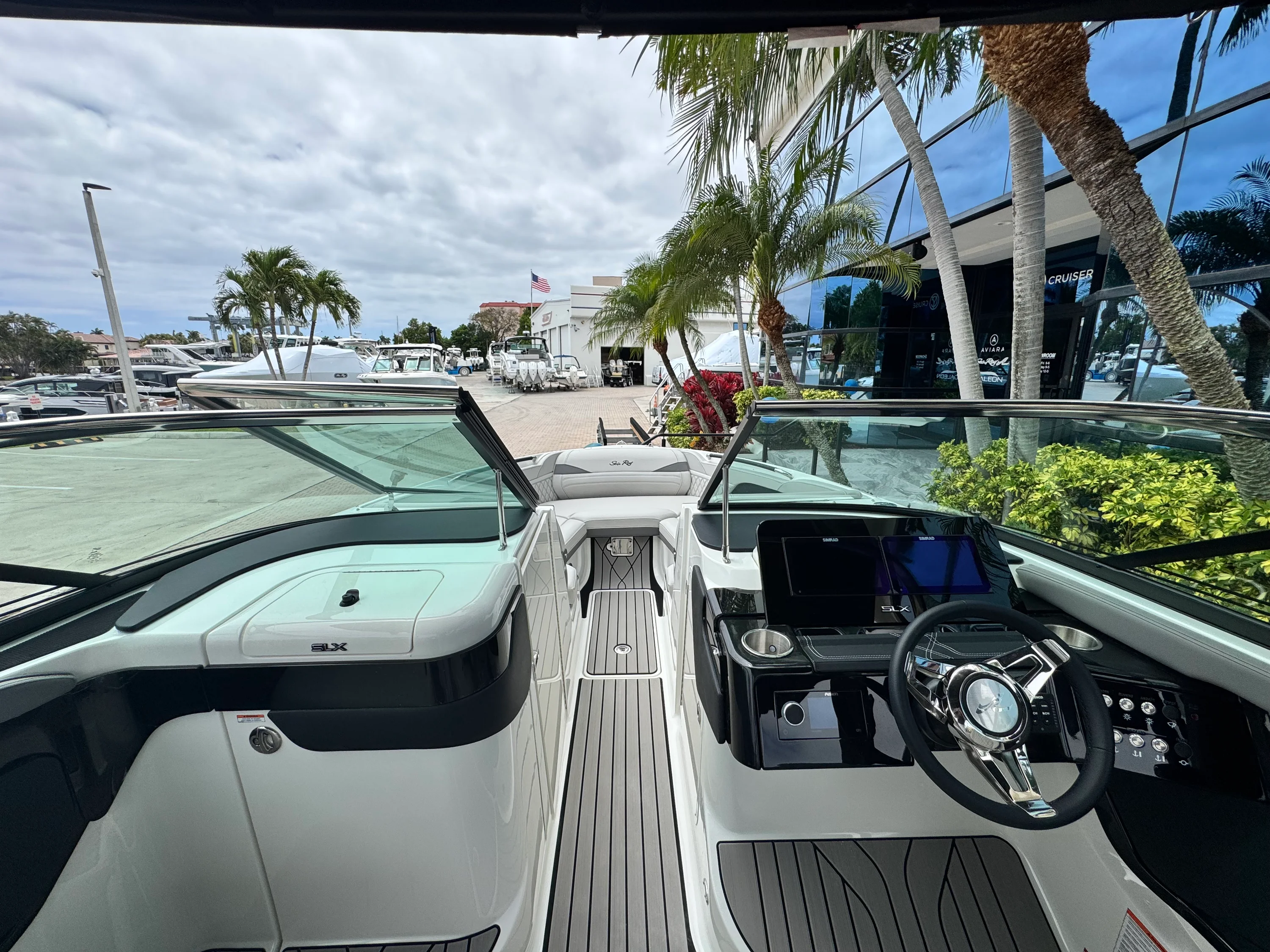 2026 Sea Ray SLX 260 Outboard Image Thumbnail #24