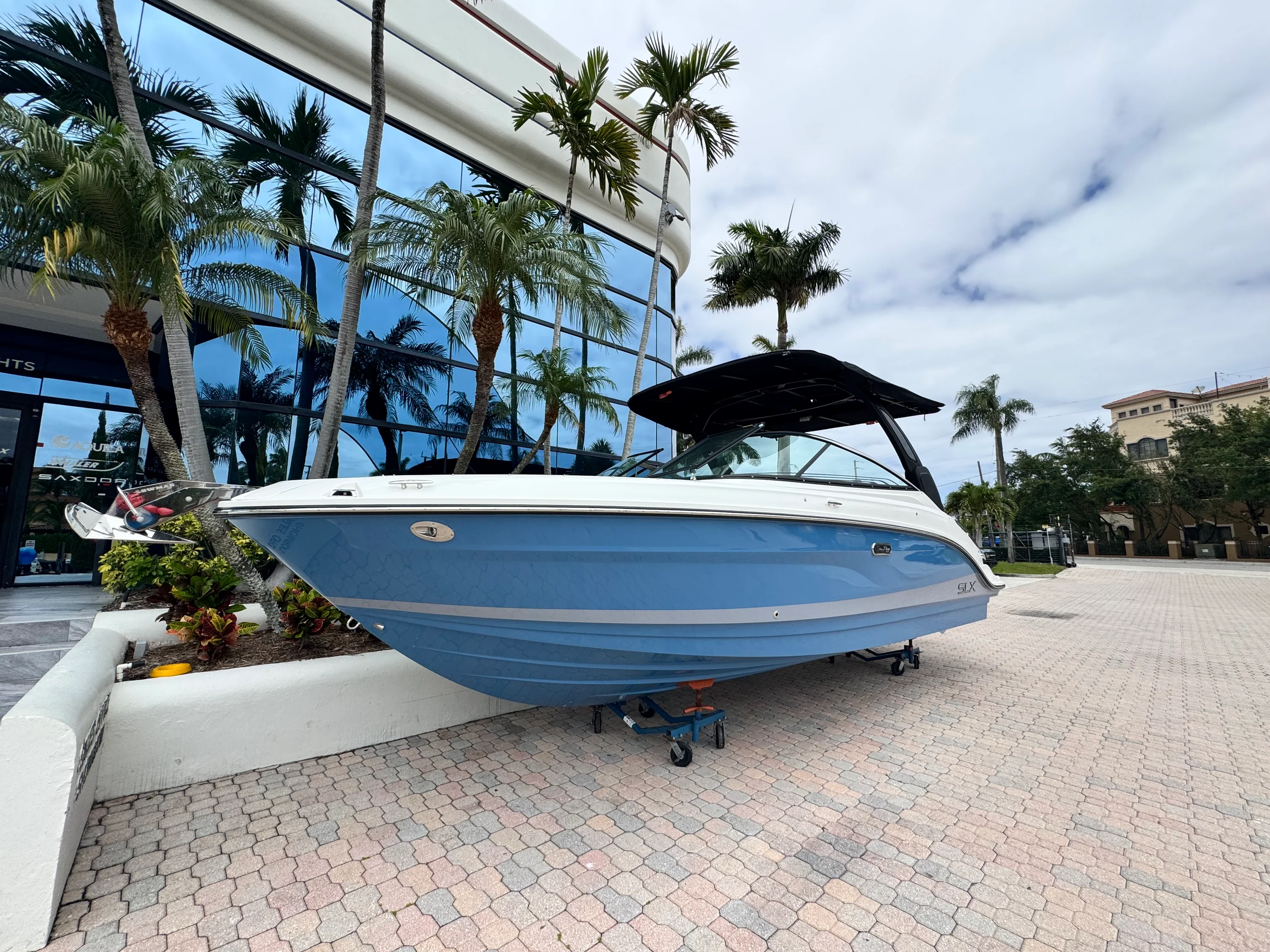 2026 Sea Ray SLX 260 Outboard Image Thumbnail #1