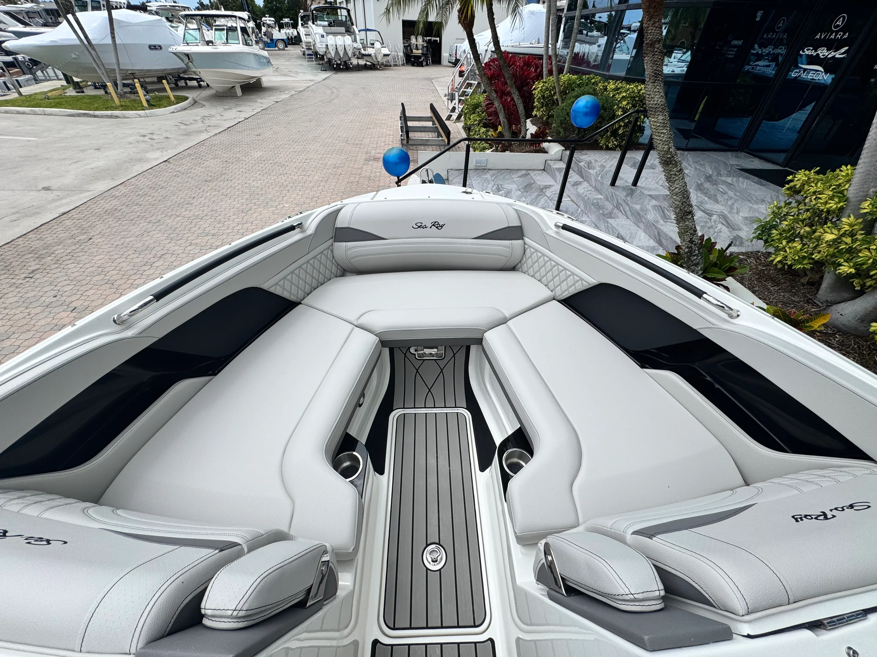 2026 Sea Ray SLX 260 Outboard Image Thumbnail #26