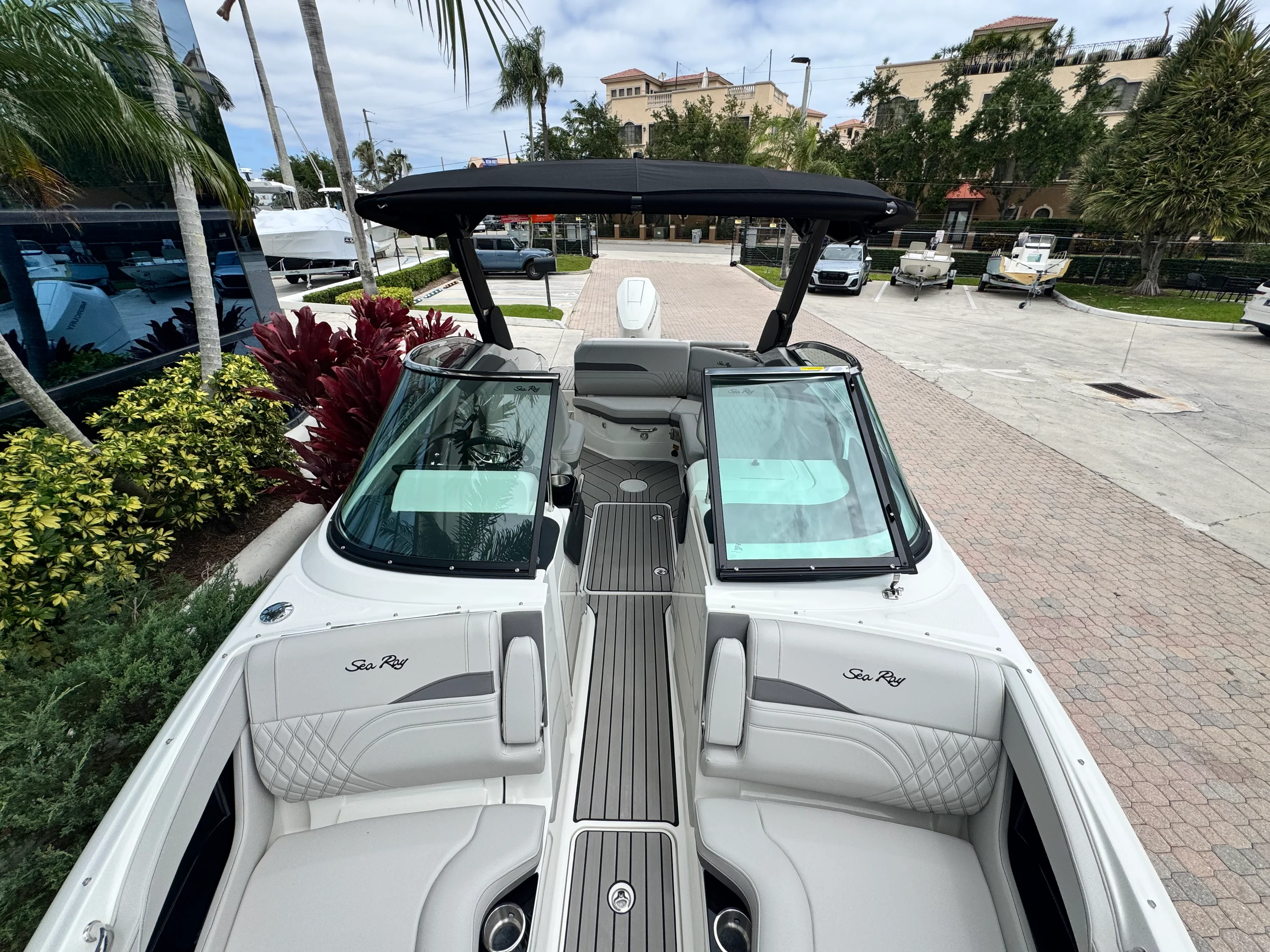2026 Sea Ray SLX 260 Outboard Image Thumbnail #30