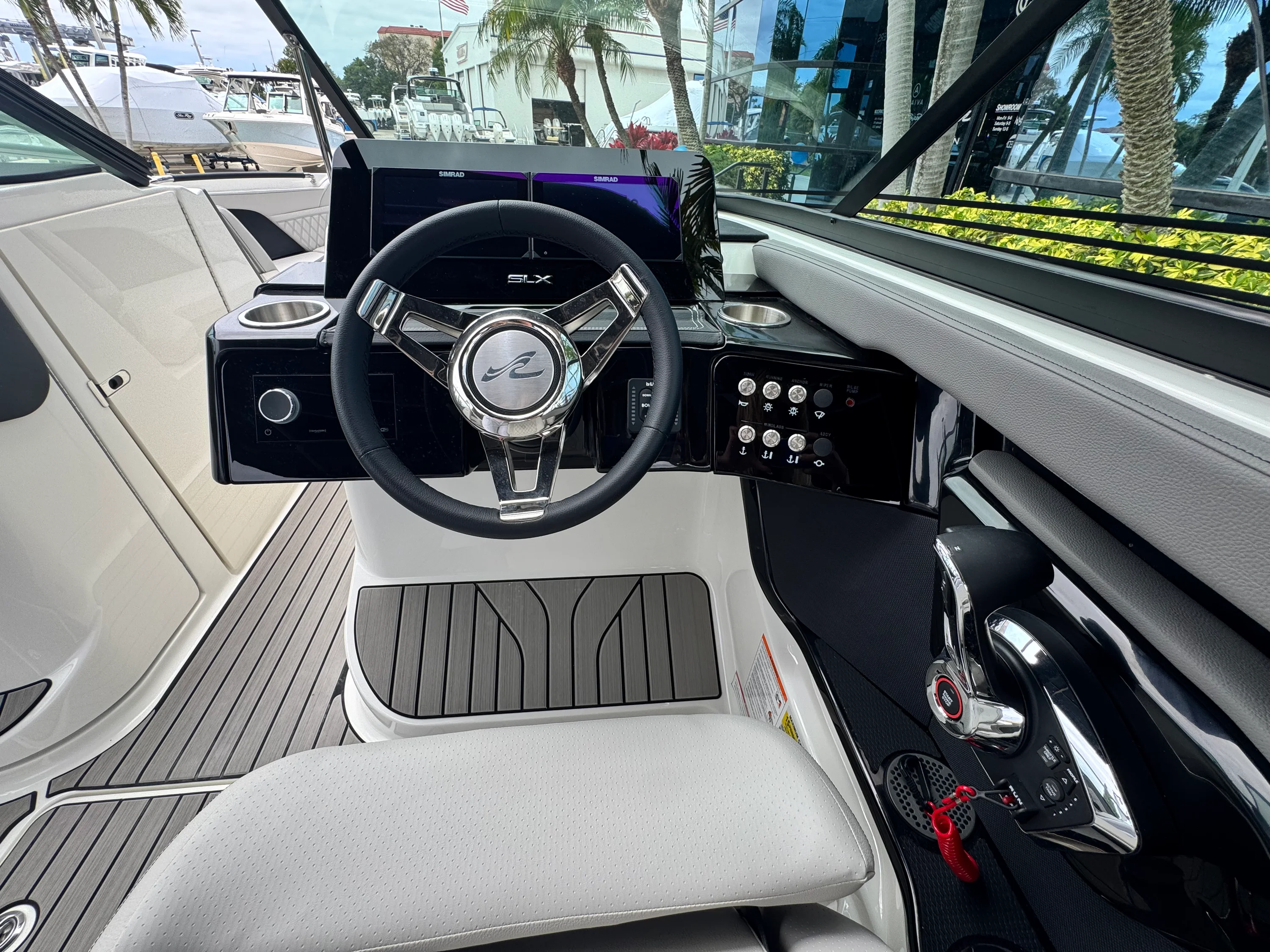 2026 Sea Ray SLX 260 Outboard Image Thumbnail #19