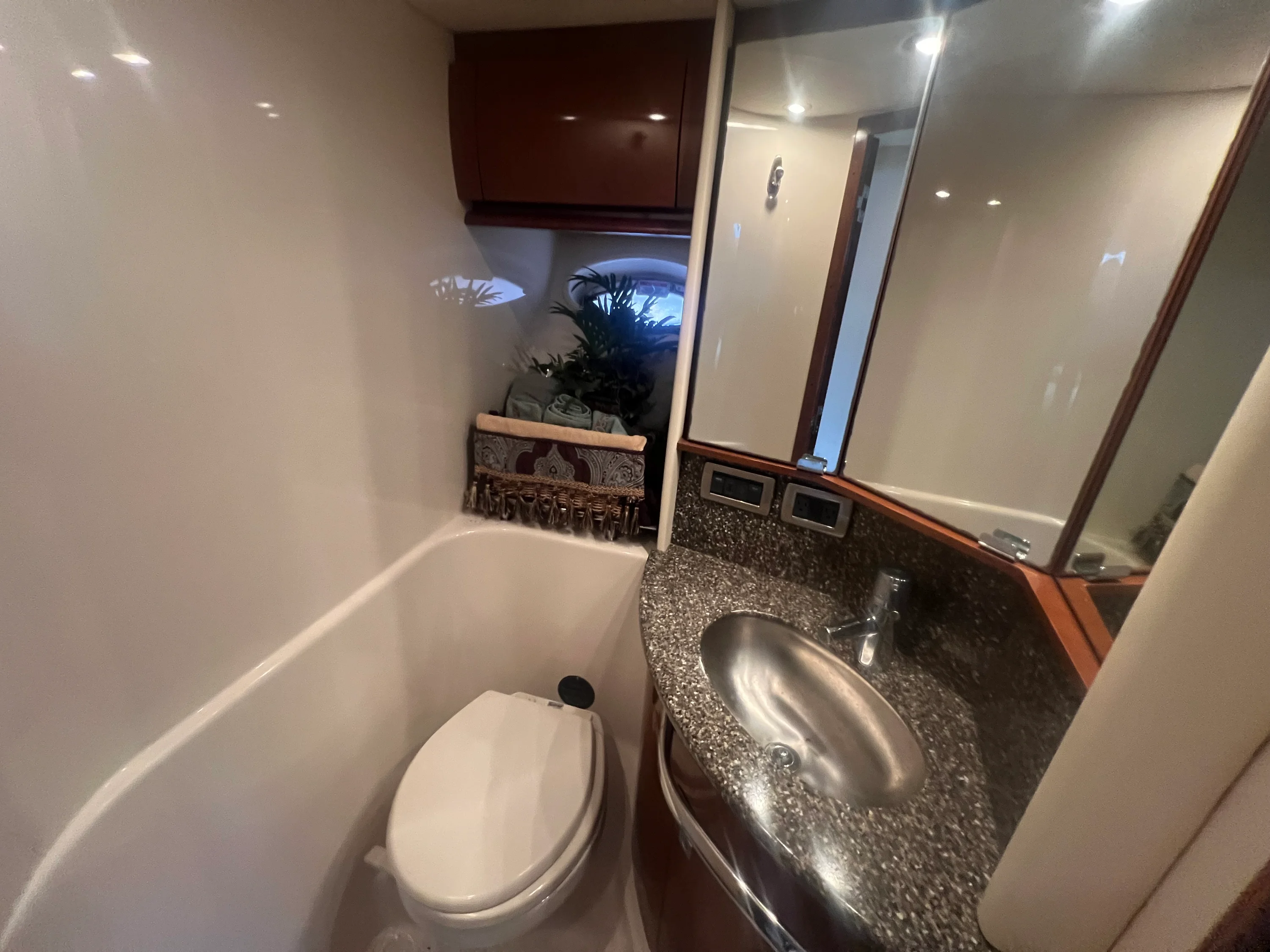 2008 Sea Ray 44 SUNDANCER Image Thumbnail #18