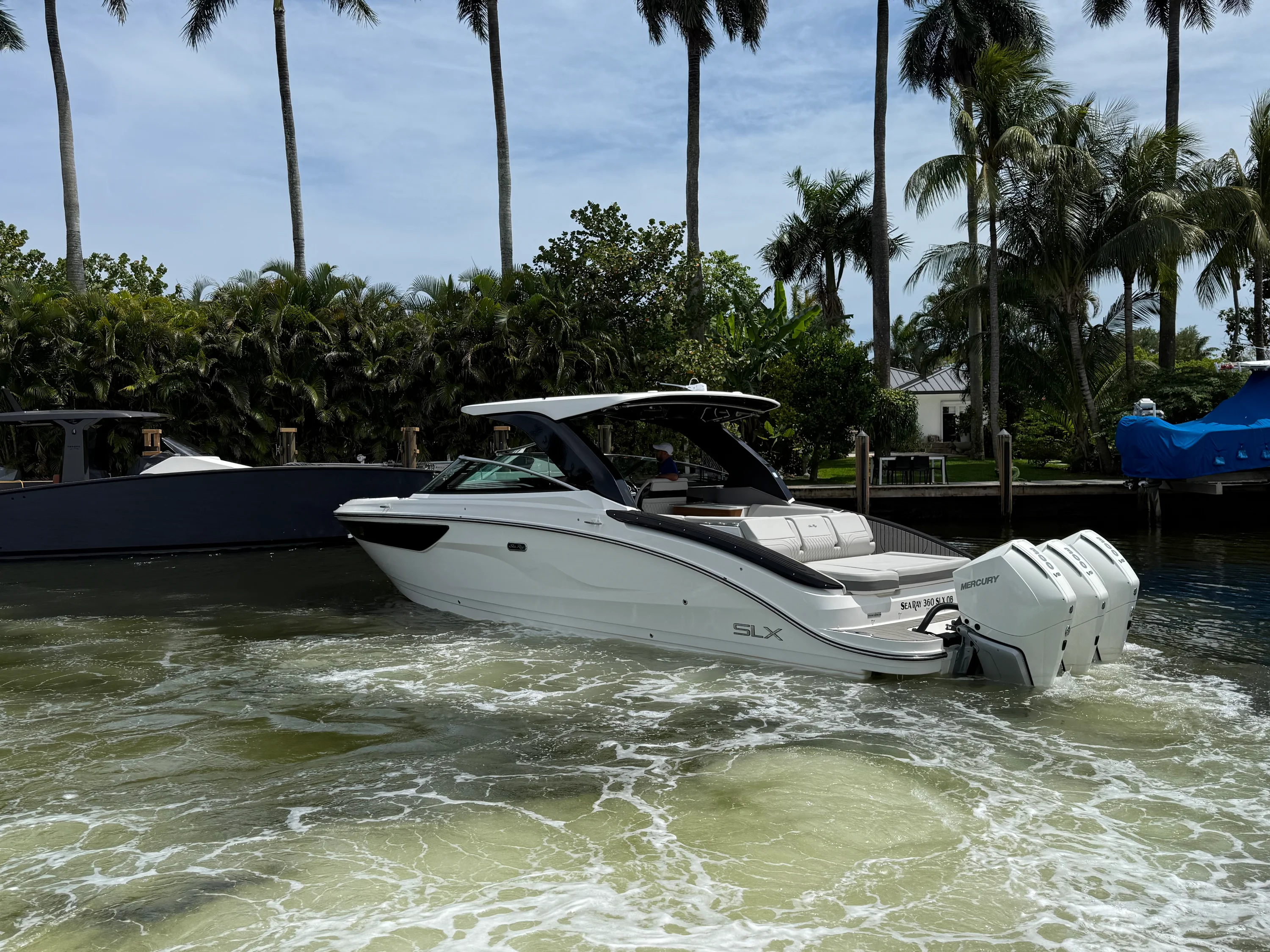2026 Sea Ray SLX 360 OUTBOARD Image Thumbnail #7