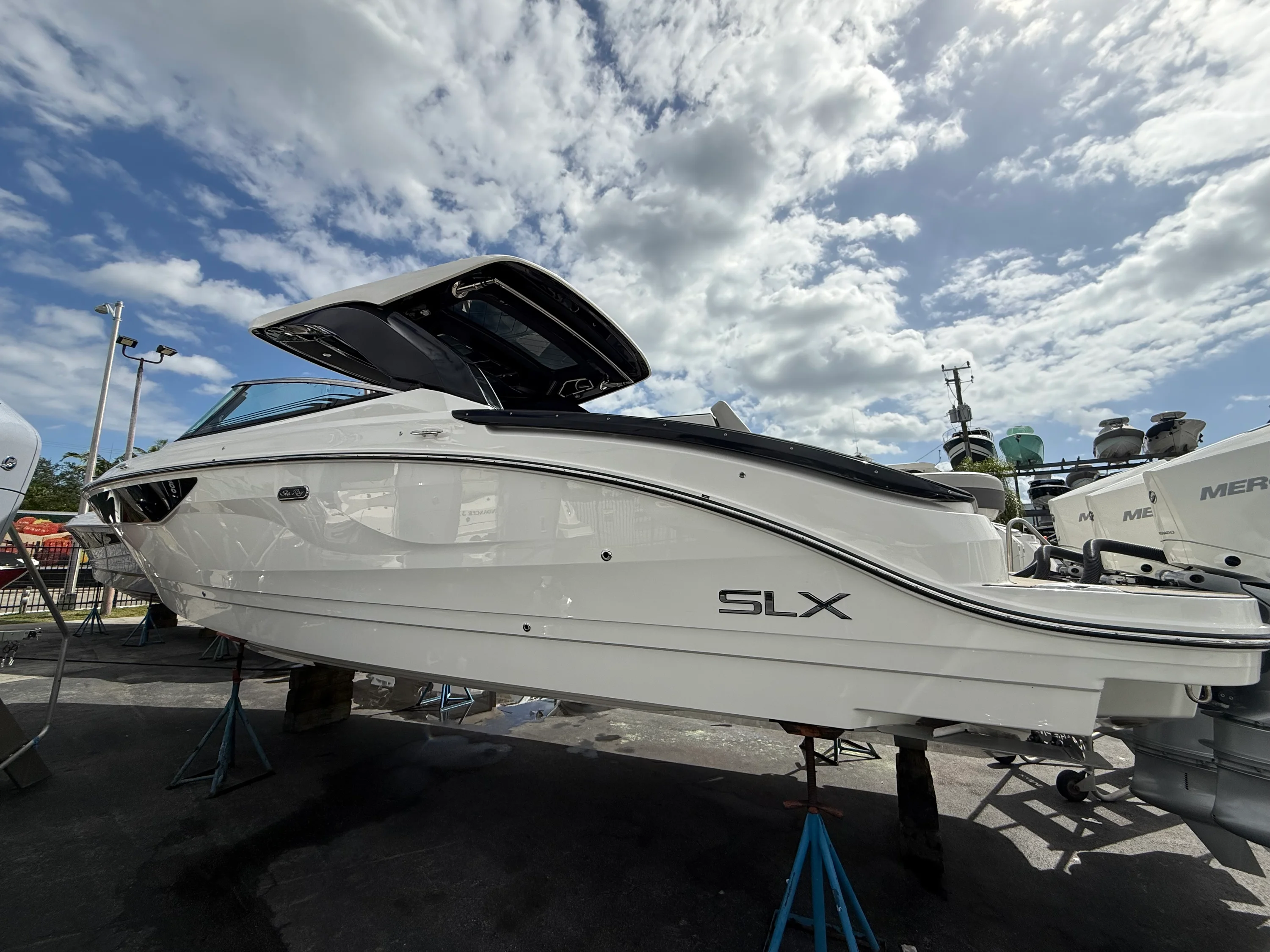 2026 Sea Ray SLX 360 OUTBOARD Image Thumbnail #2