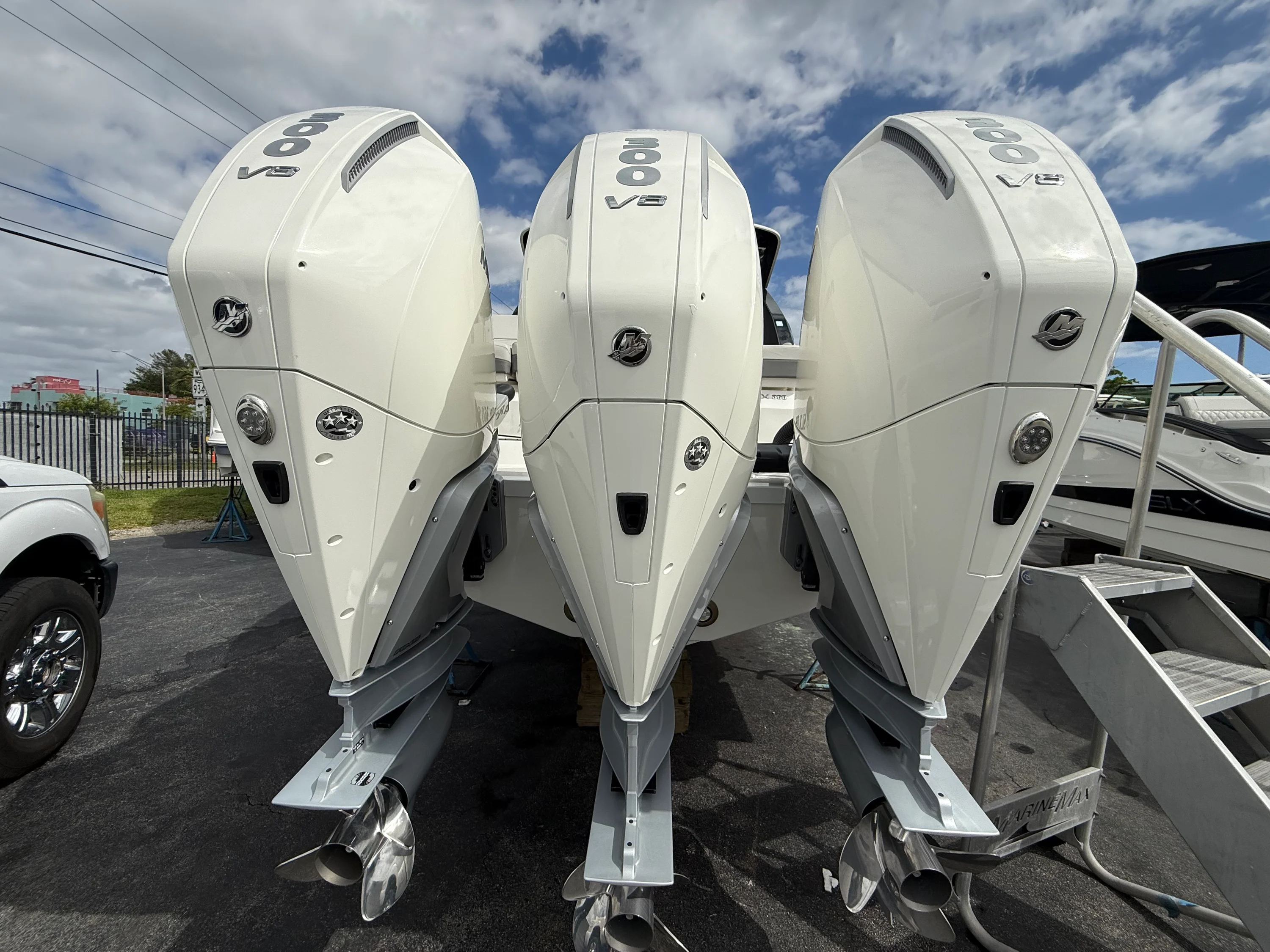 2026 Sea Ray SLX 360 OUTBOARD Image Thumbnail #3
