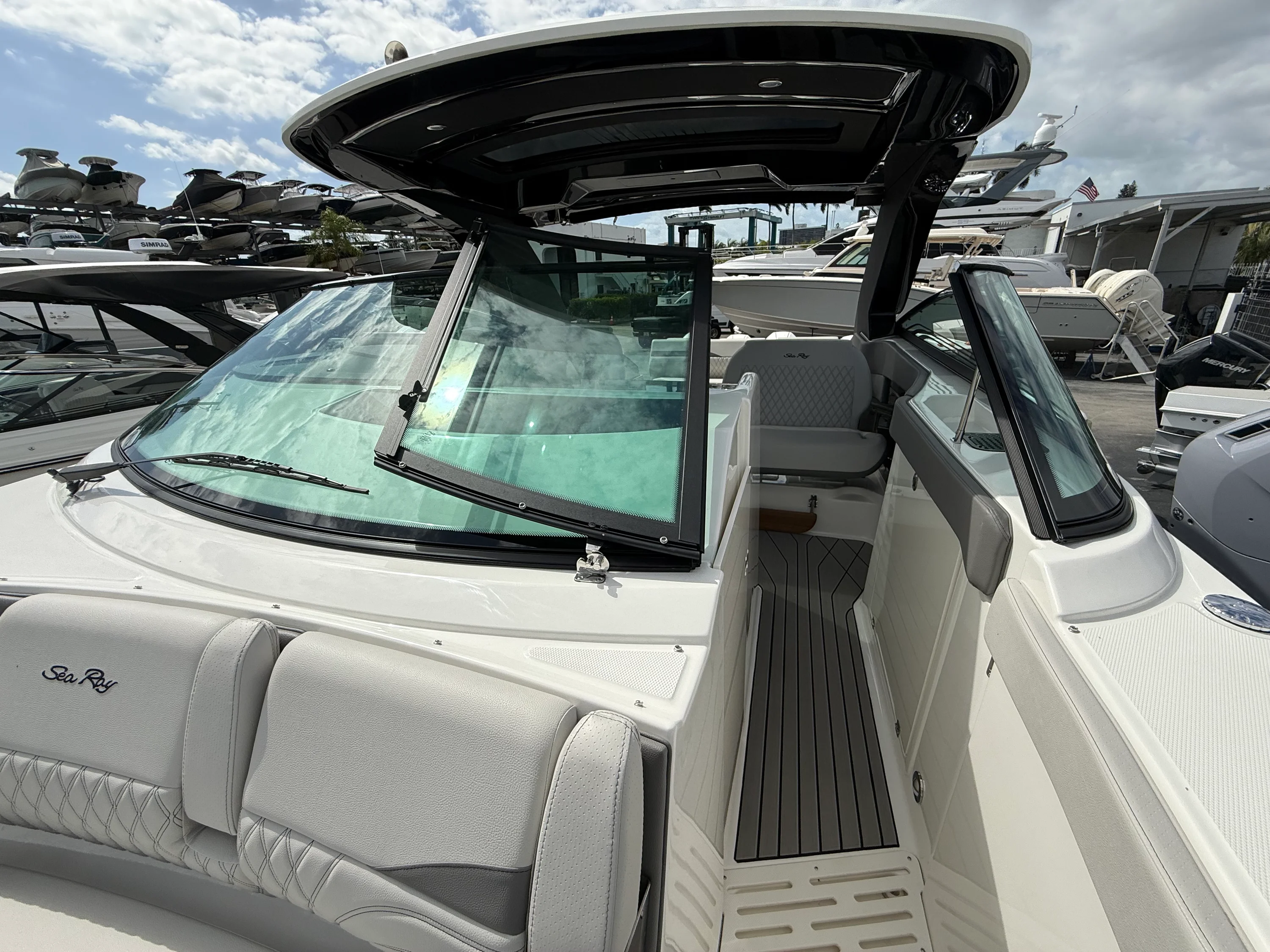 2026 Sea Ray SLX 360 OUTBOARD Image Thumbnail #7