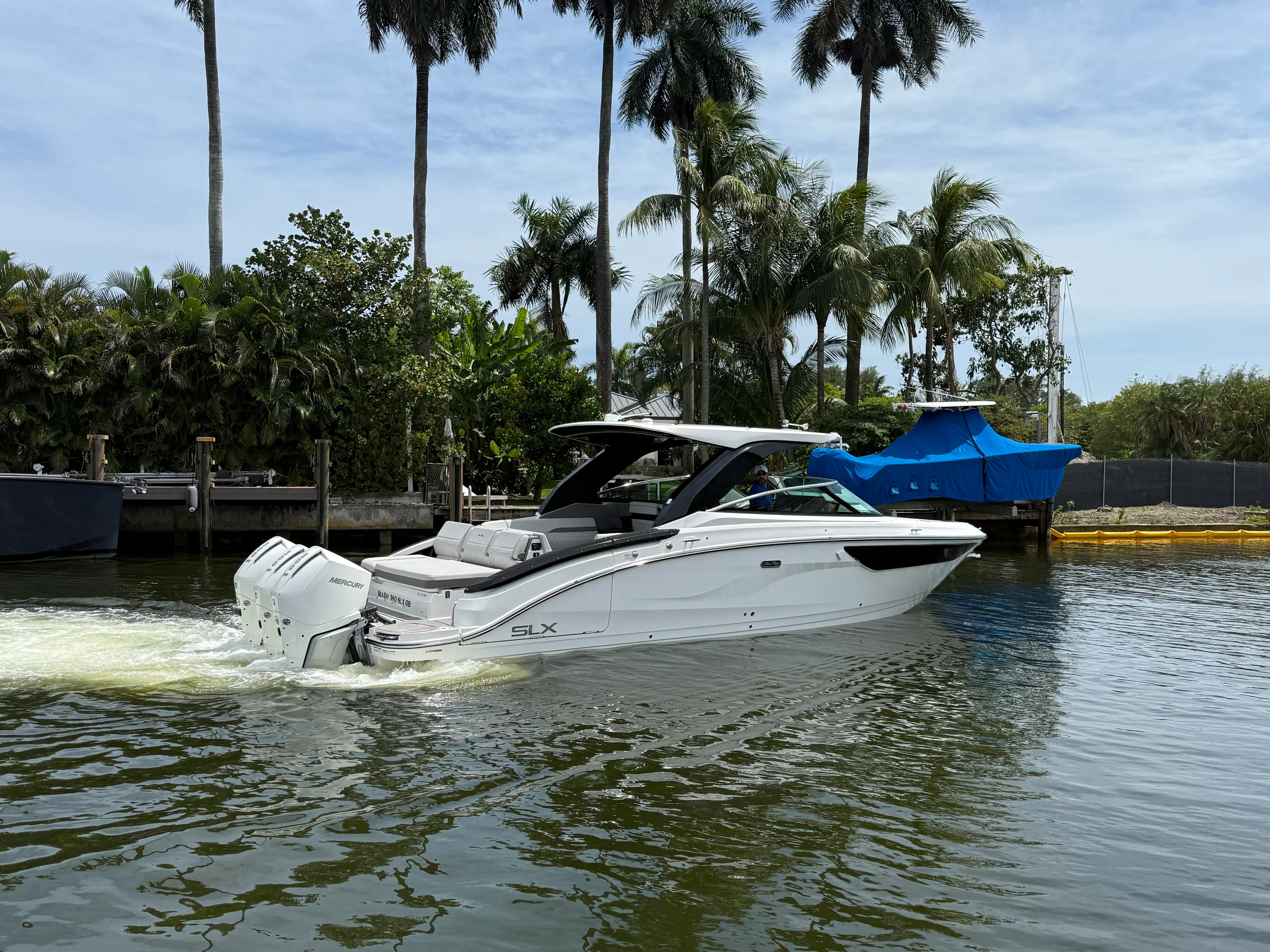 2026 Sea Ray SLX 360 OUTBOARD Image Thumbnail #15
