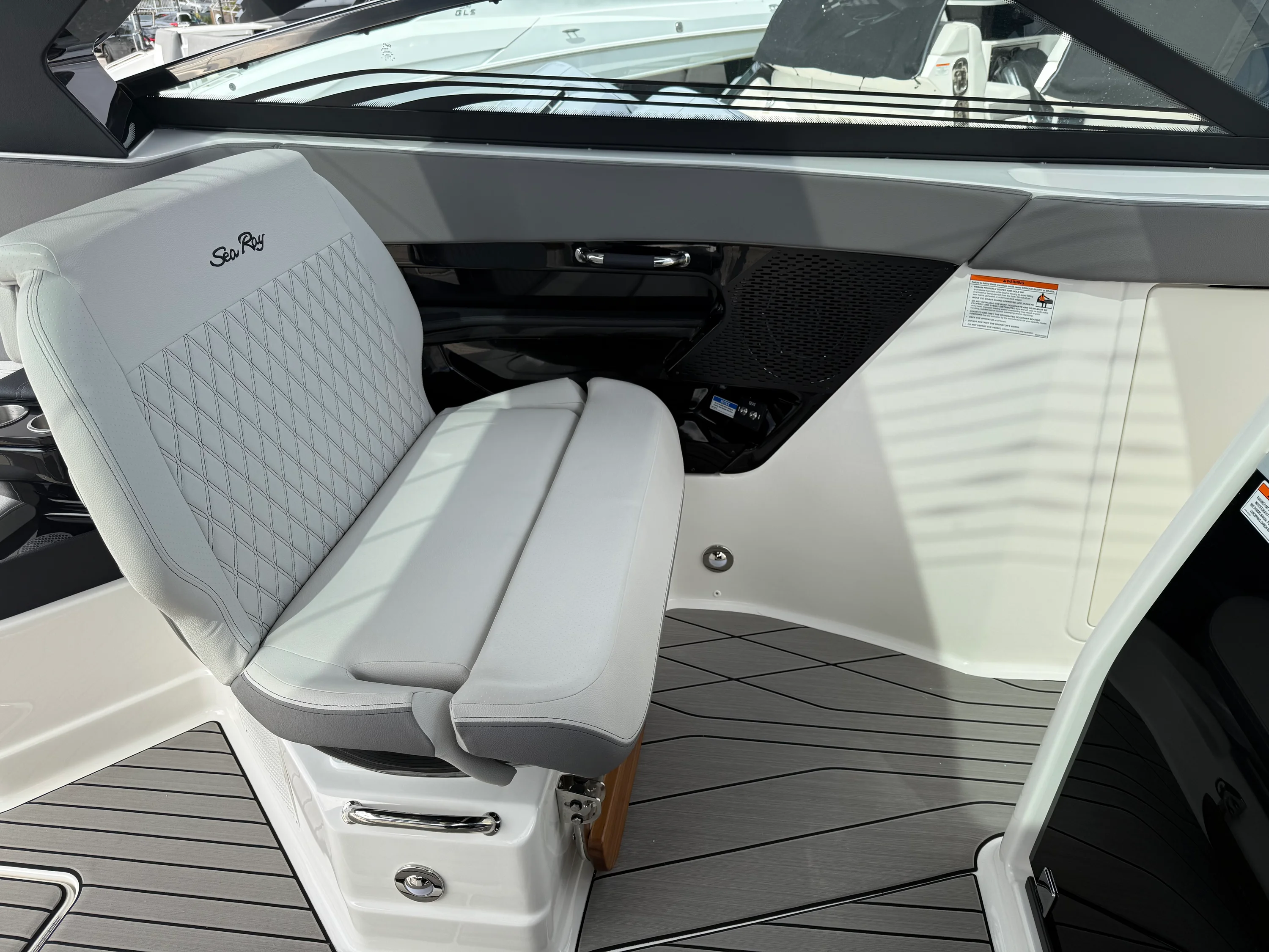 2026 Sea Ray SLX 360 OUTBOARD Image Thumbnail #22