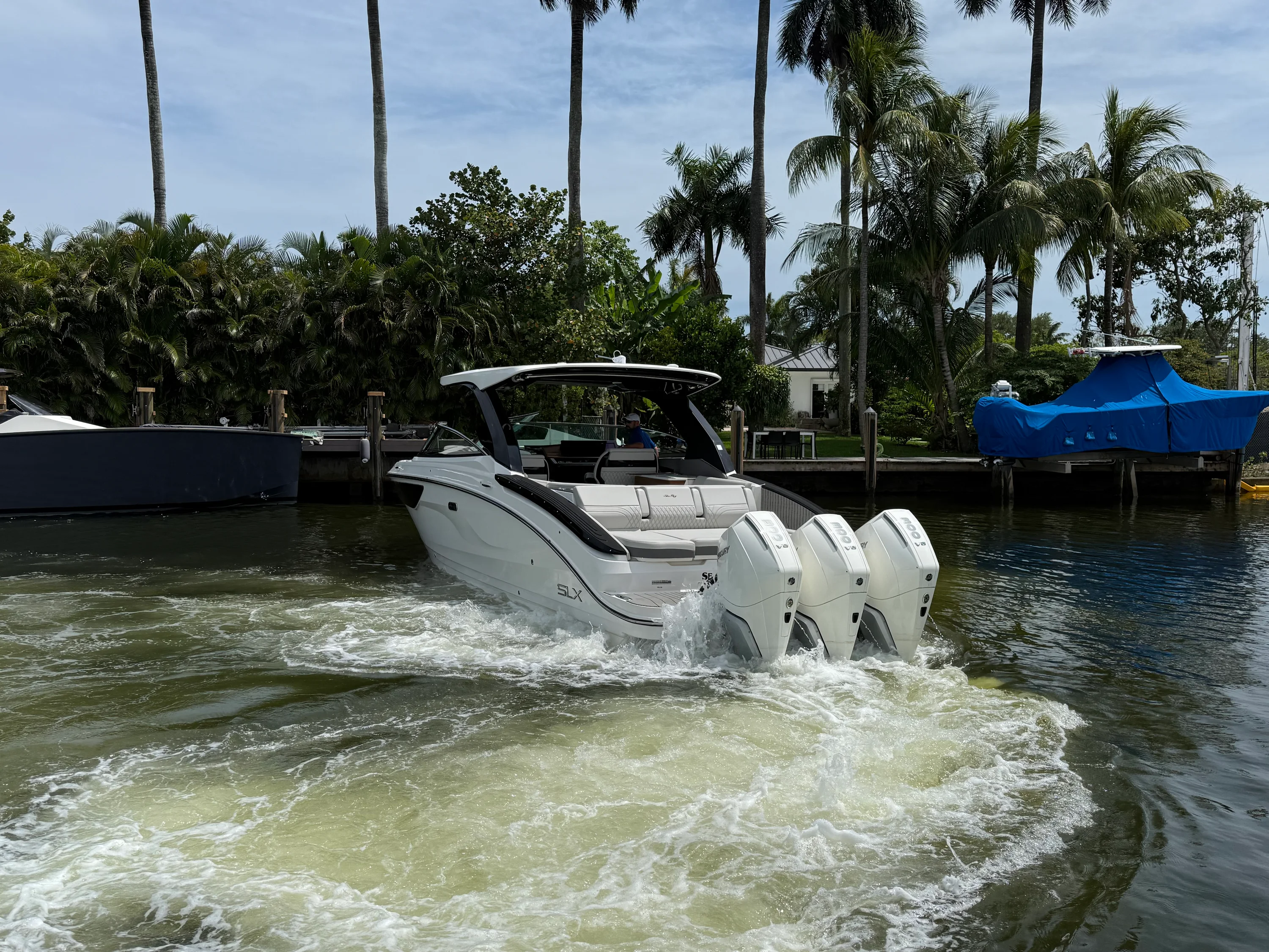 2026 Sea Ray SLX 360 OUTBOARD Image Thumbnail #9