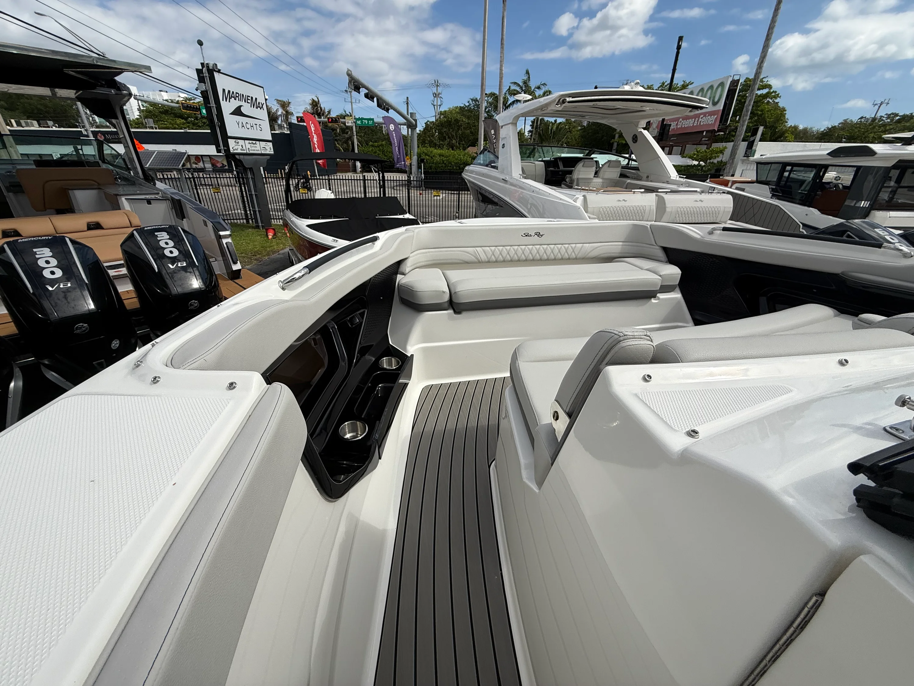 2026 Sea Ray SLX 360 OUTBOARD Image Thumbnail #12