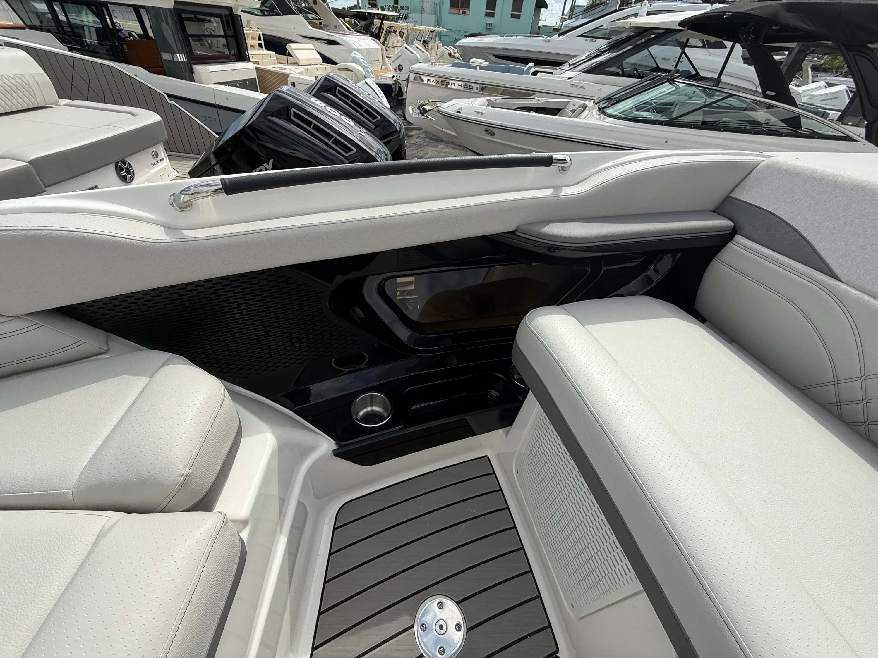 2026 Sea Ray SLX 360 OUTBOARD Image Thumbnail #10