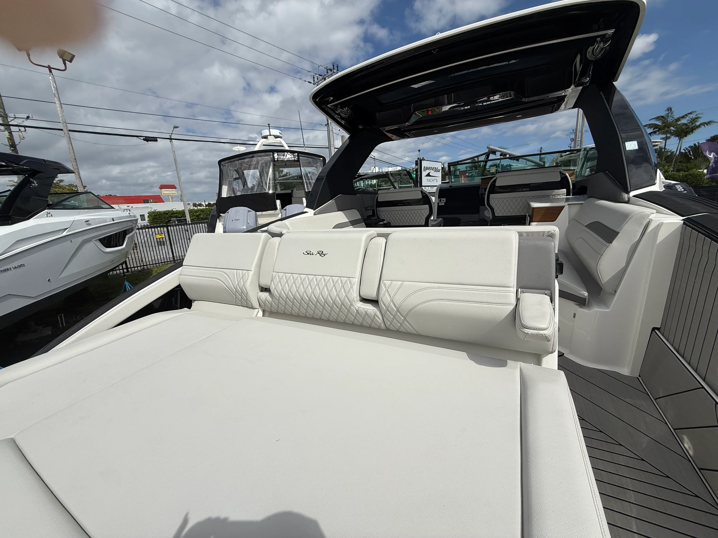 2026 Sea Ray SLX 360 OUTBOARD Image Thumbnail #16