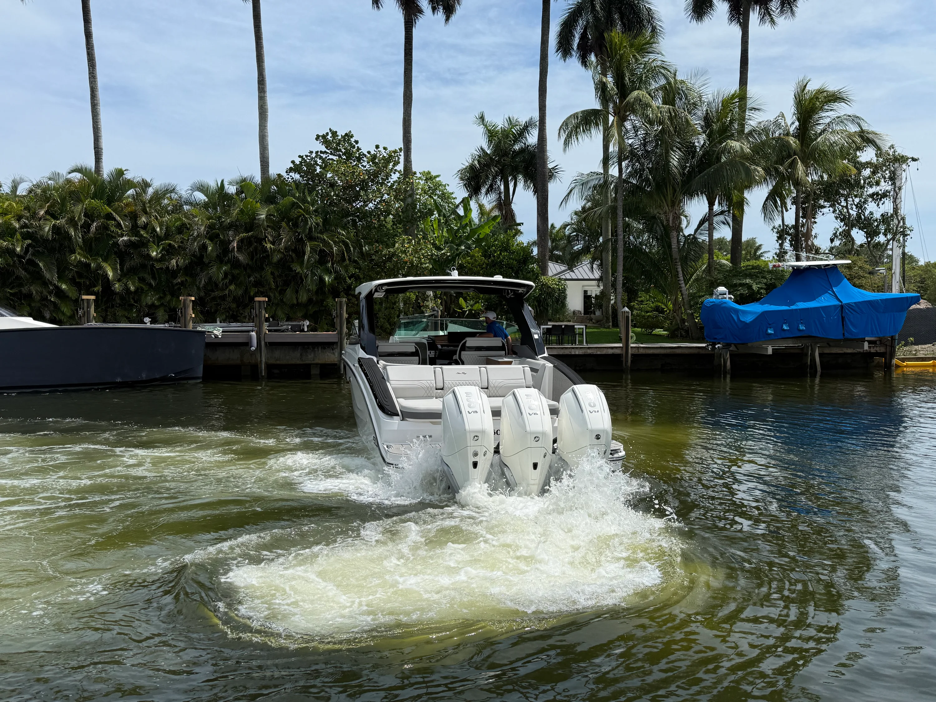 2026 Sea Ray SLX 360 OUTBOARD Image Thumbnail #10