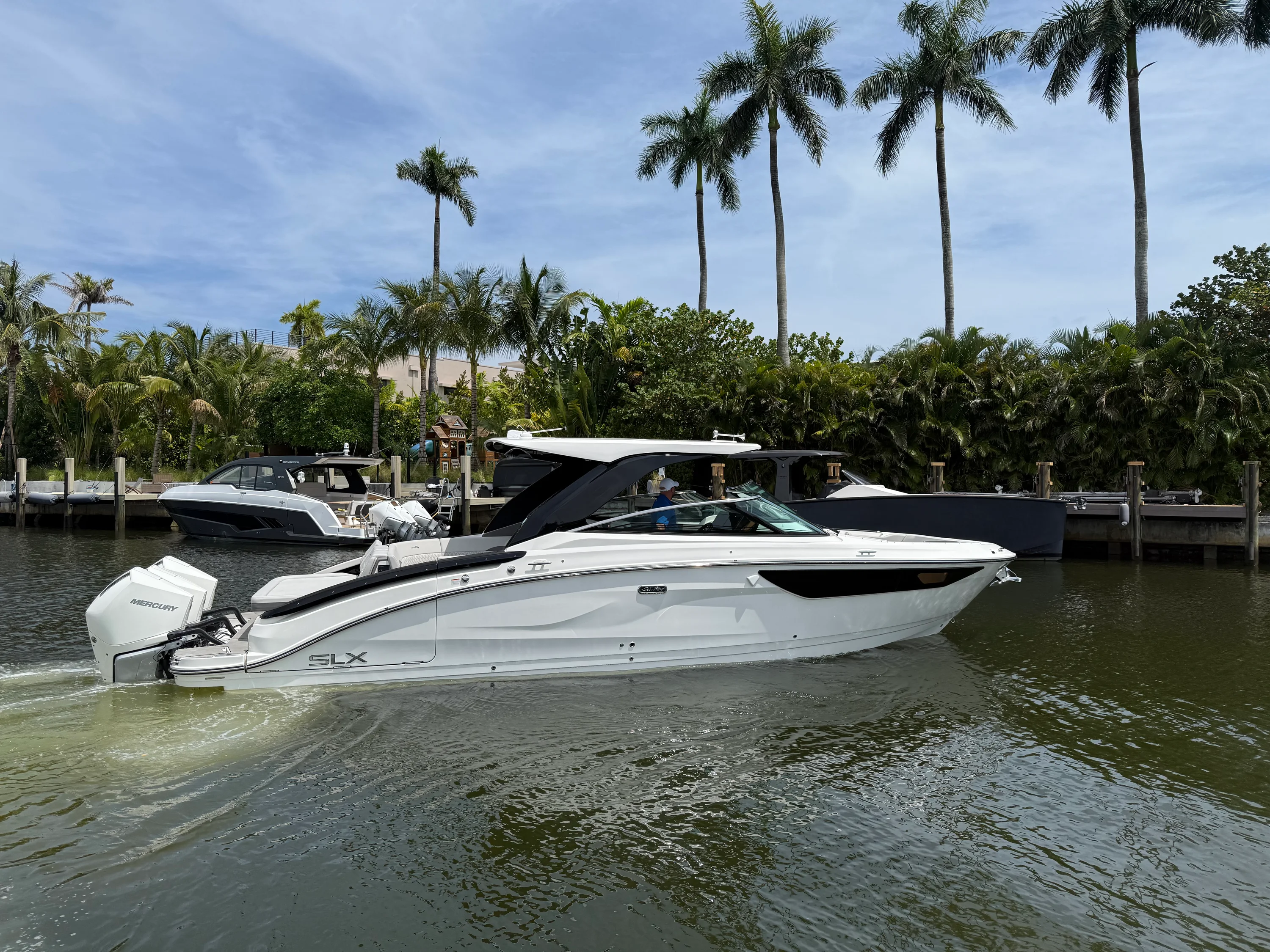 2026 Sea Ray SLX 360 OUTBOARD Image Thumbnail #4