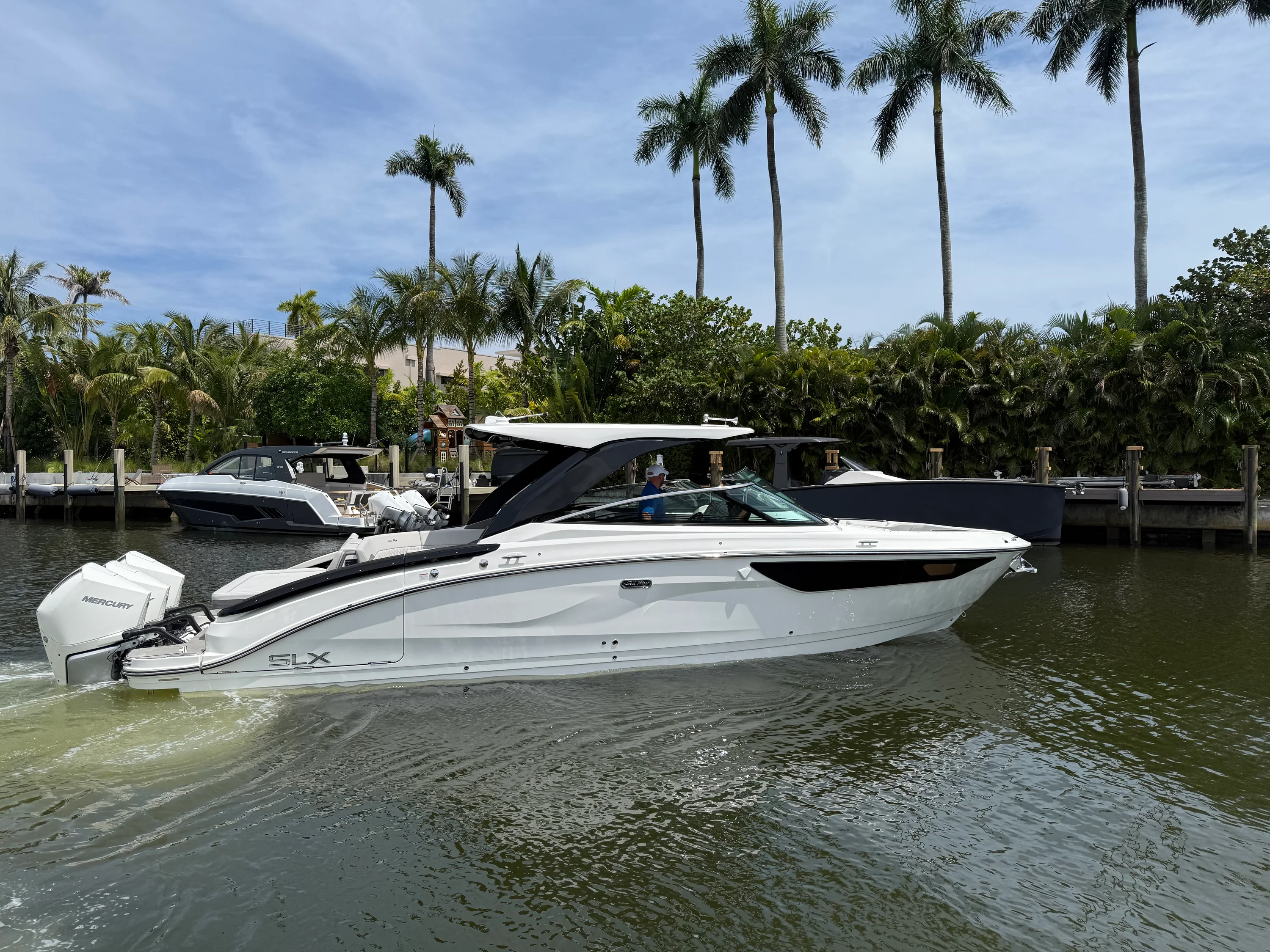 2026 Sea Ray SLX 360 OUTBOARD Image Thumbnail #2