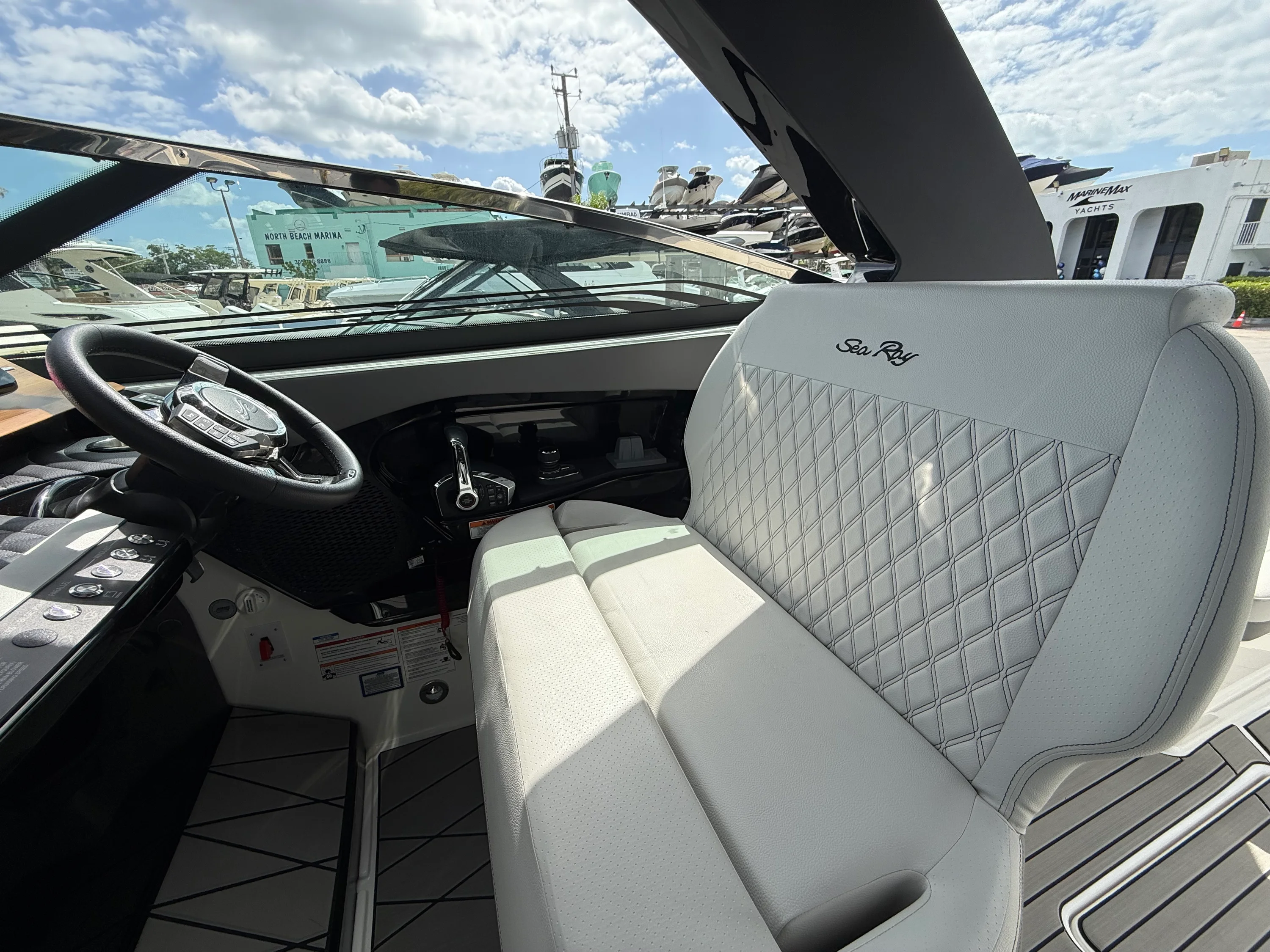 2026 Sea Ray SLX 360 OUTBOARD Image Thumbnail #27