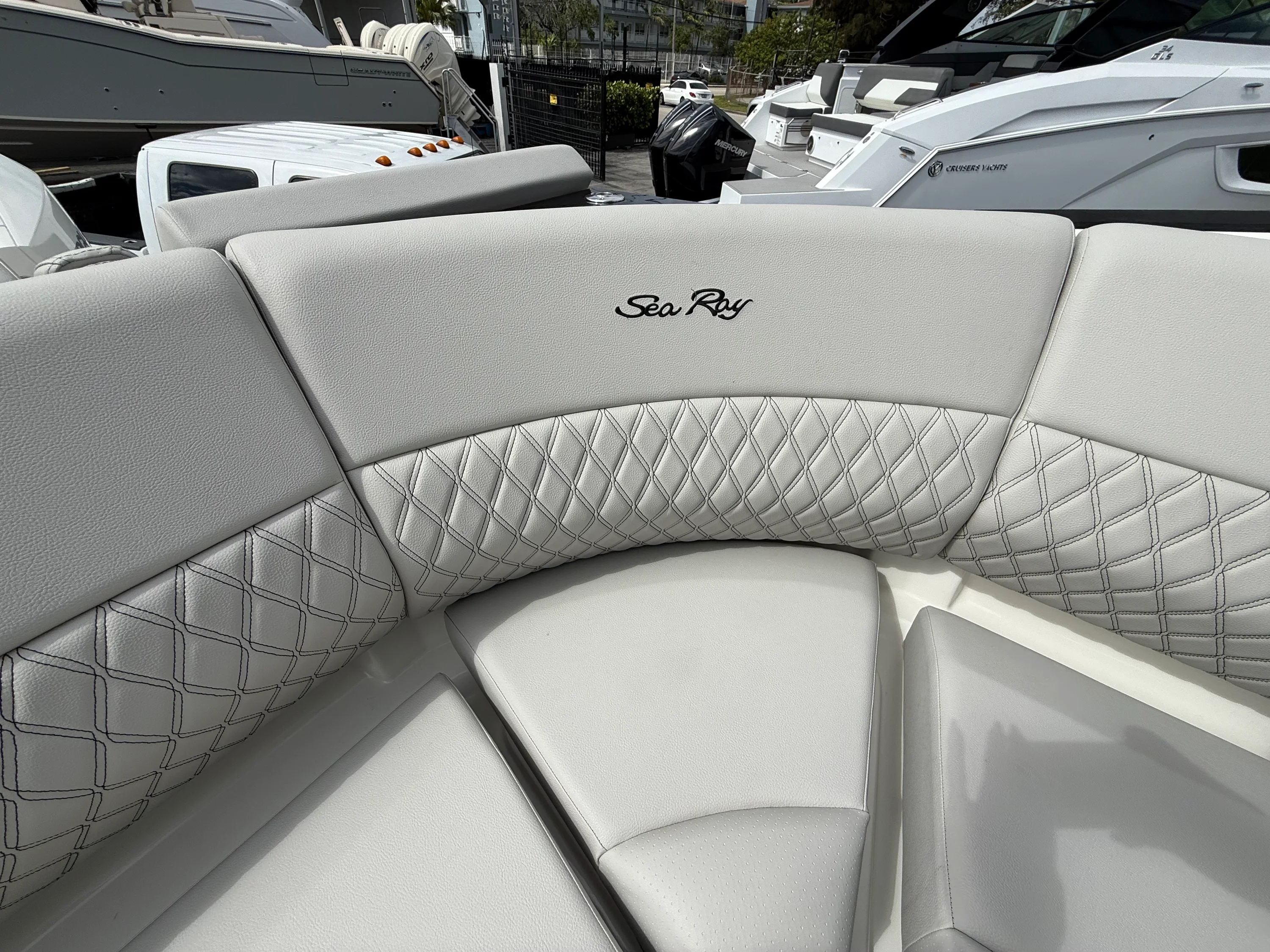 2026 Sea Ray SLX 360 OUTBOARD Image Thumbnail #17