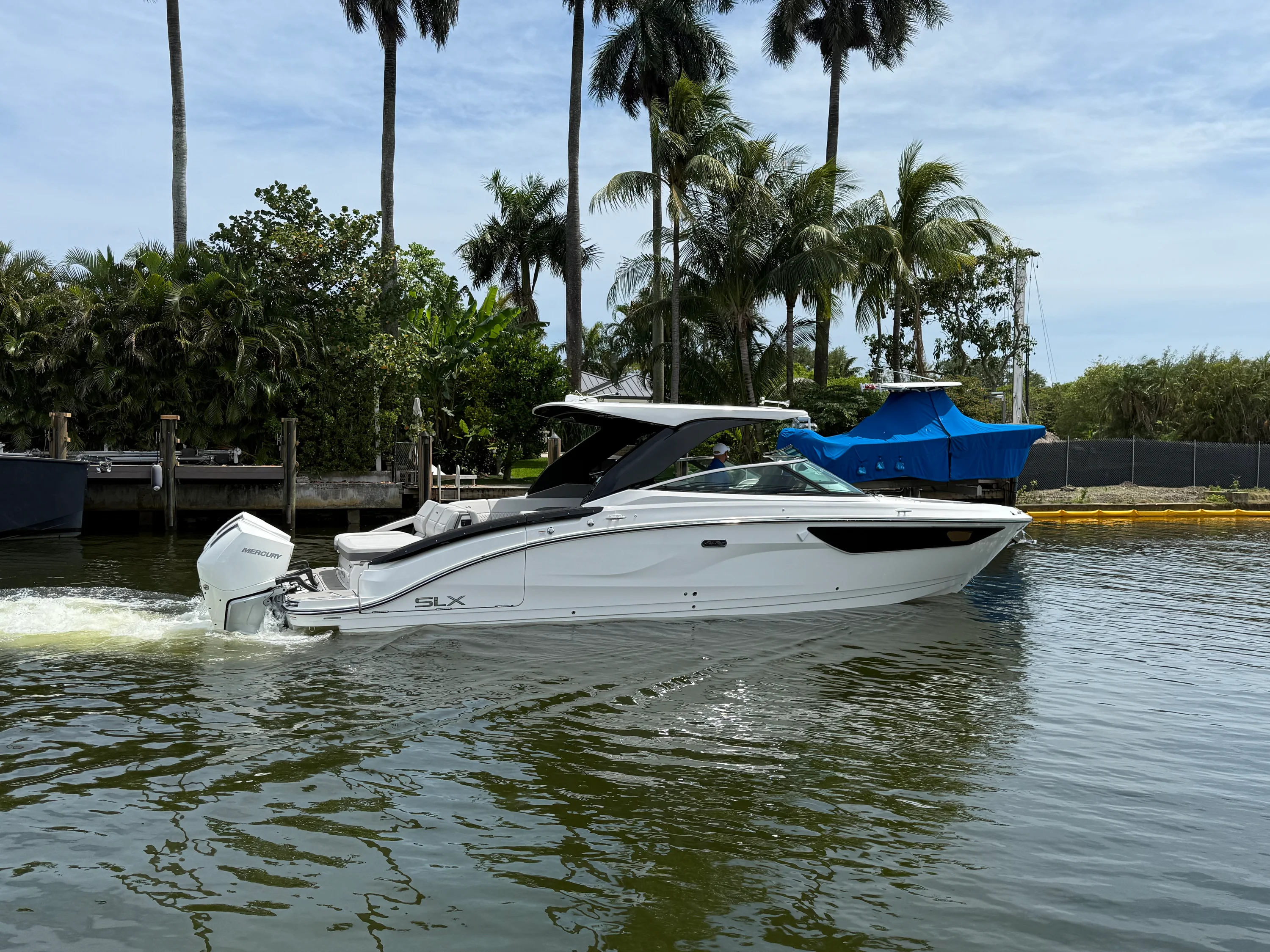 2026 Sea Ray SLX 360 OUTBOARD Image Thumbnail #14