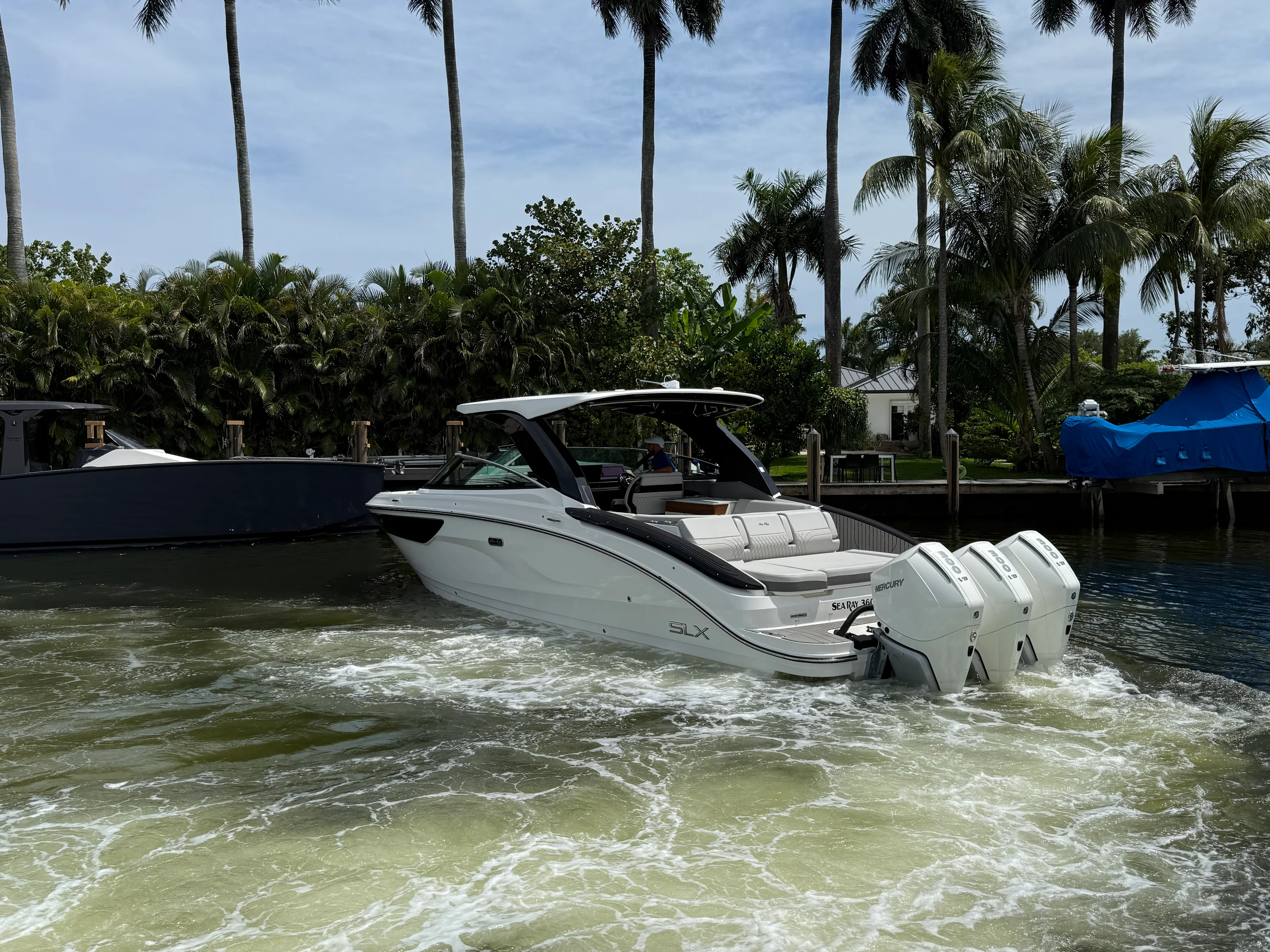 2026 Sea Ray SLX 360 OUTBOARD Image Thumbnail #8