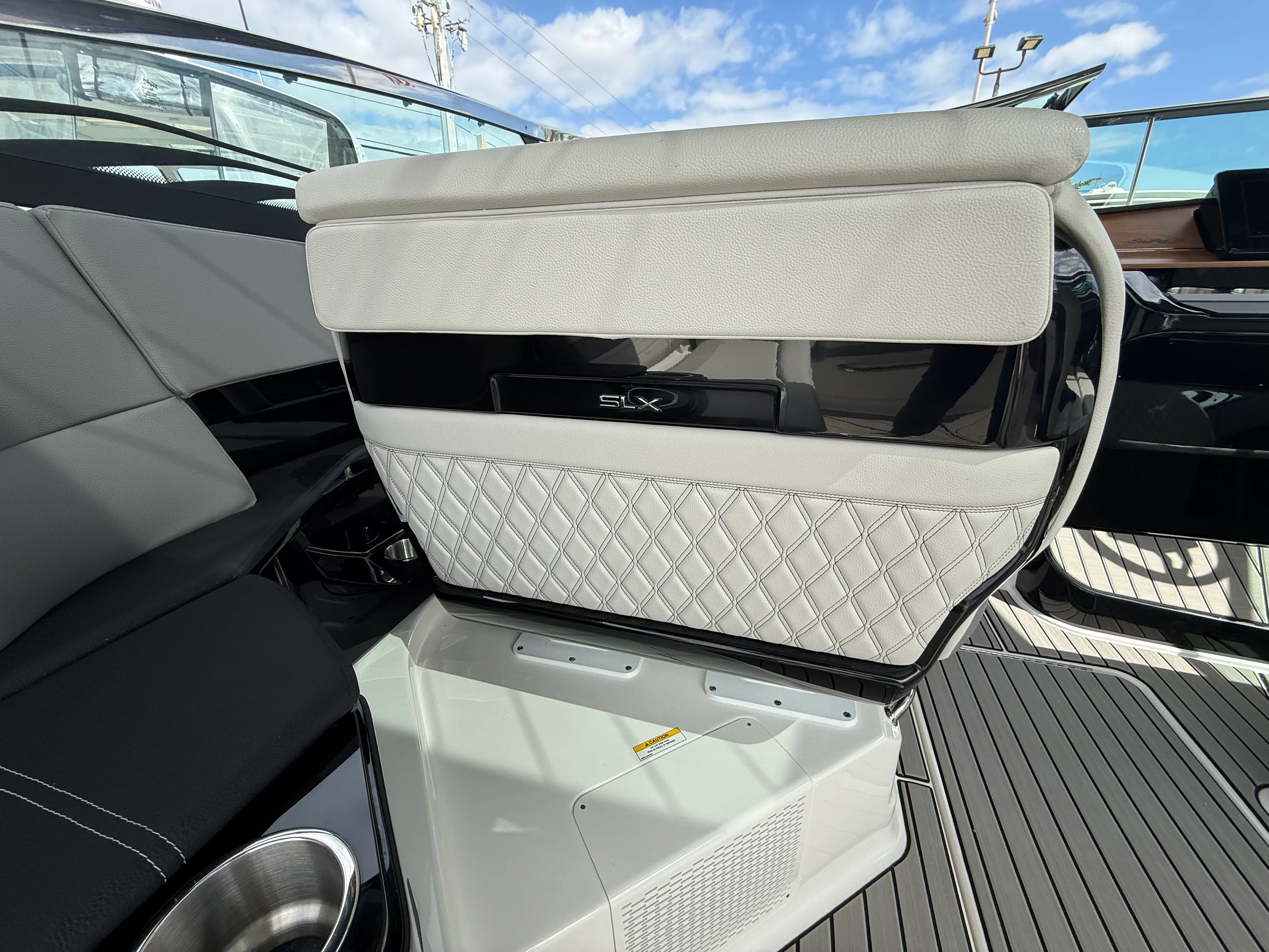 2026 Sea Ray SLX 360 OUTBOARD Image Thumbnail #30