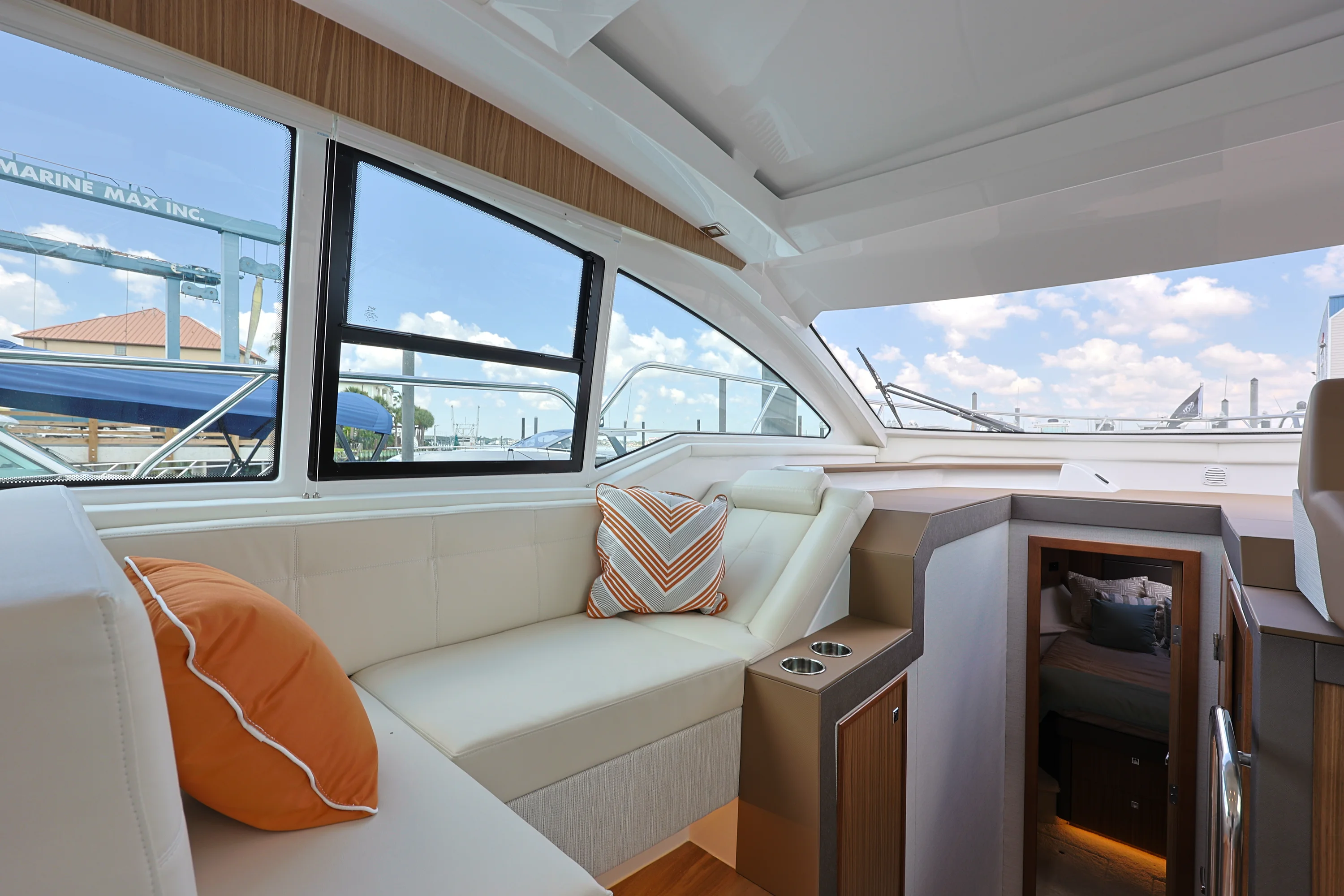 2026 Cruisers Yachts 42 Cantius Image Thumbnail #20