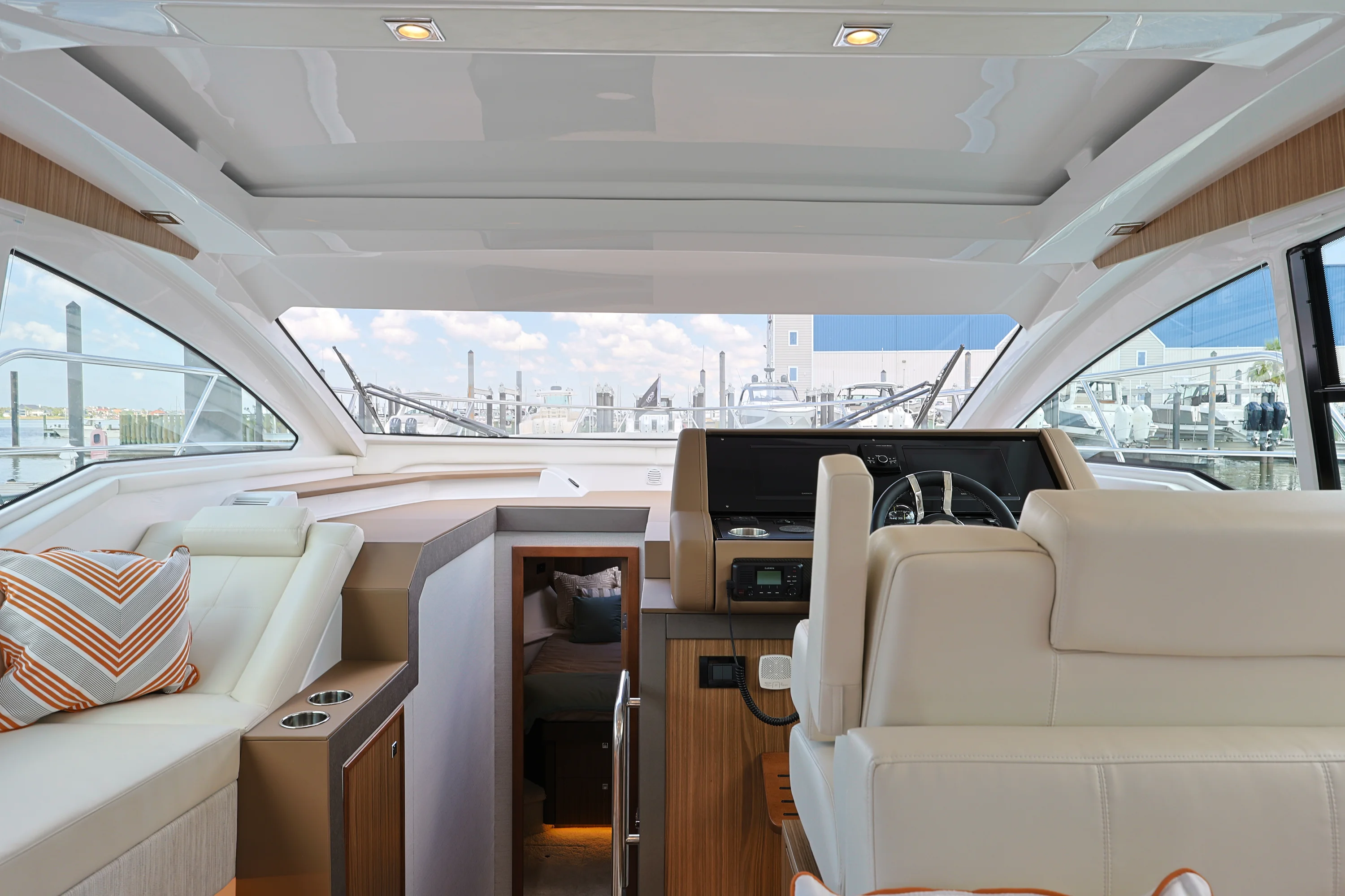 2026 Cruisers Yachts 42 Cantius Image Thumbnail #16
