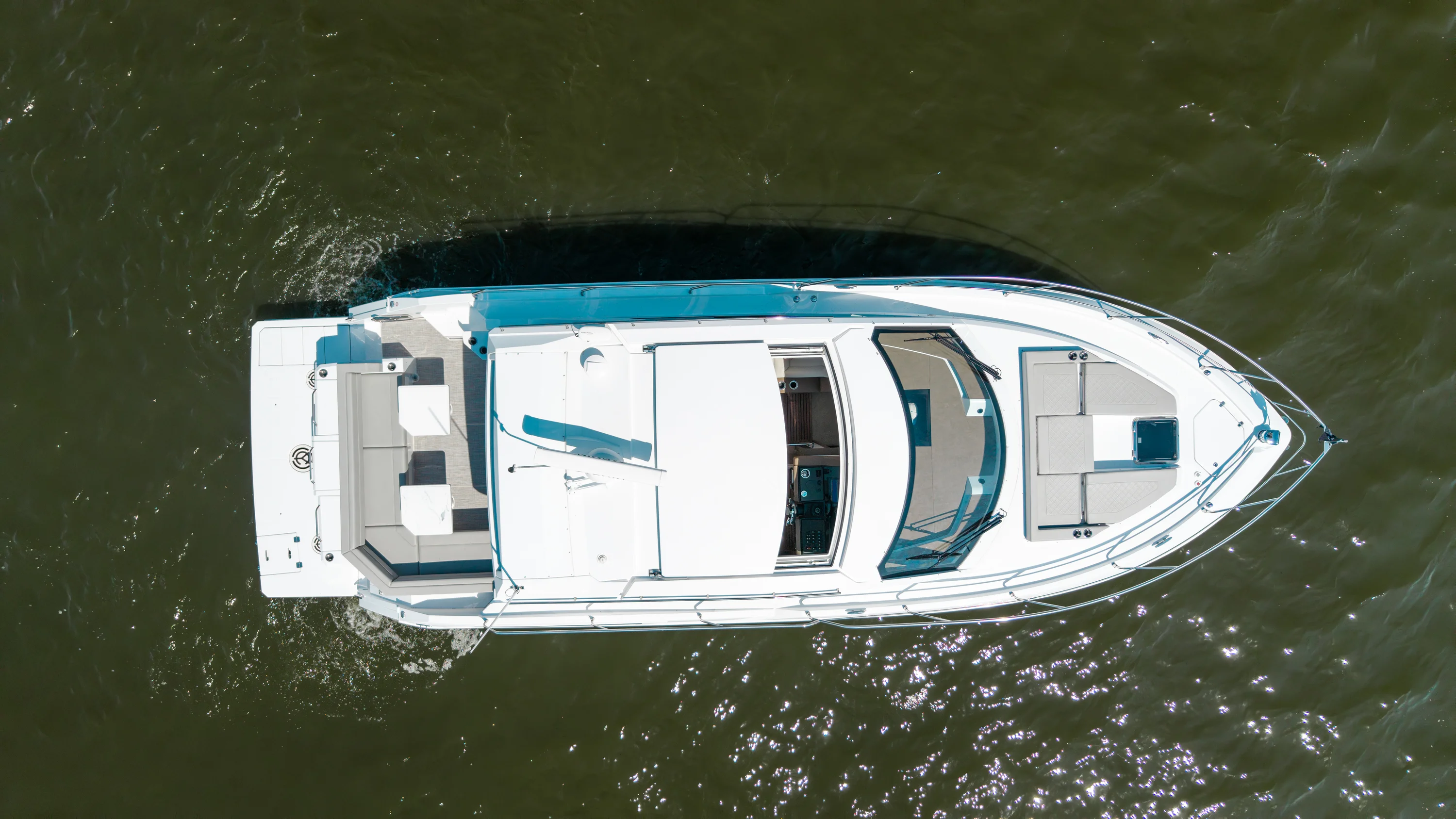 2026 Cruisers Yachts 42 Cantius Image Thumbnail #9