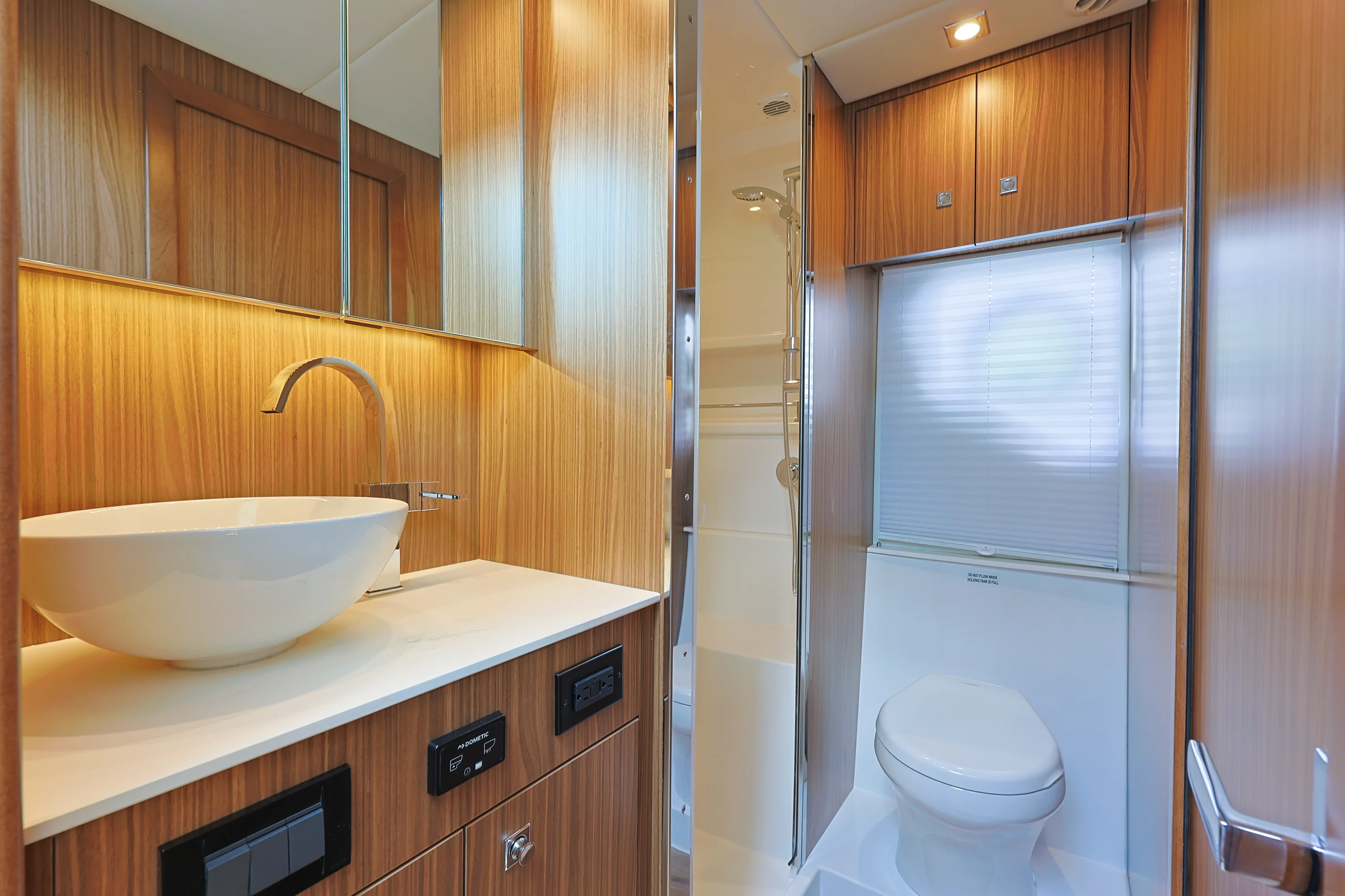 2026 Cruisers Yachts 42 Cantius Image Thumbnail #23