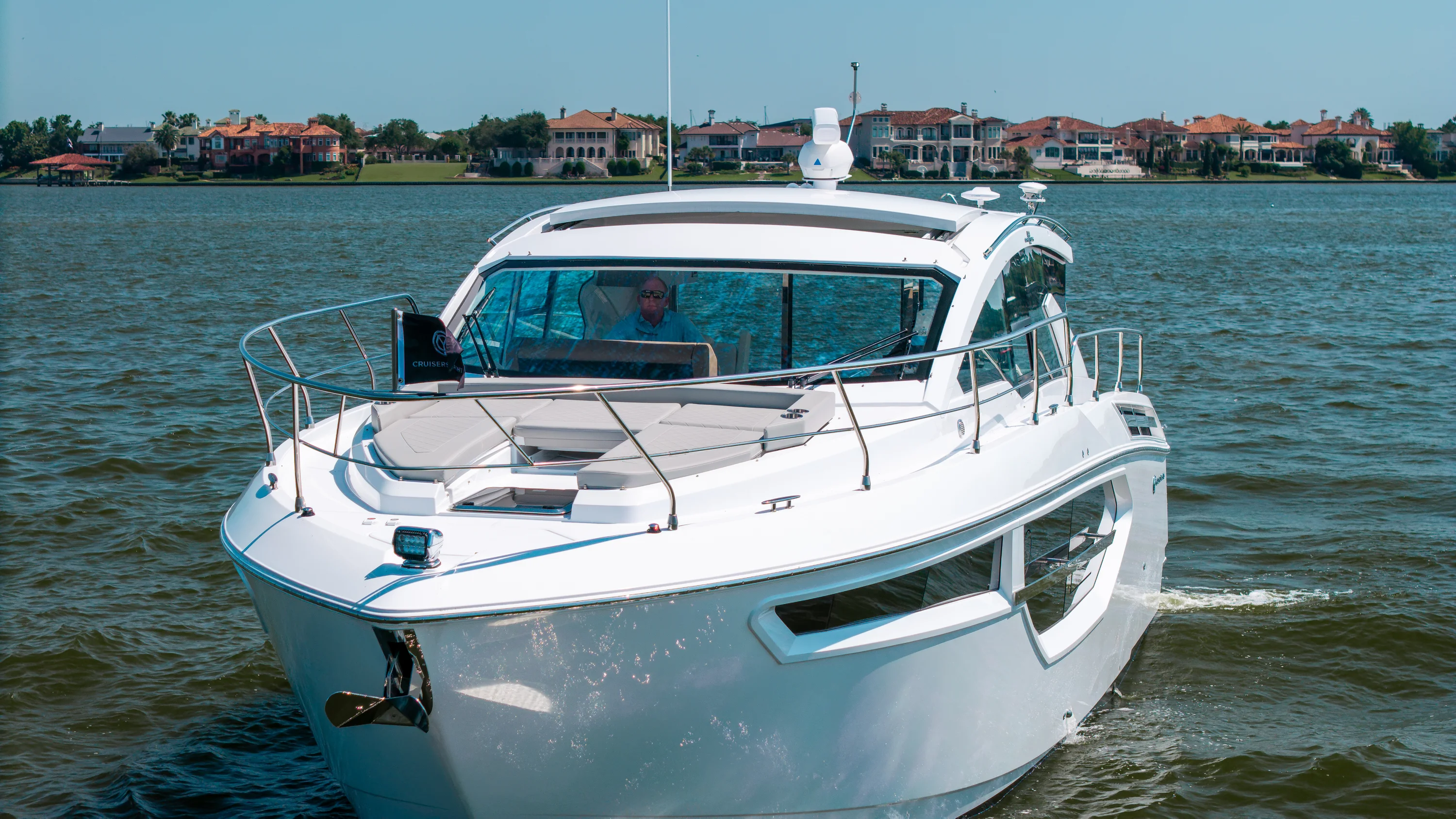 2026 Cruisers Yachts 42 Cantius Image Thumbnail #3