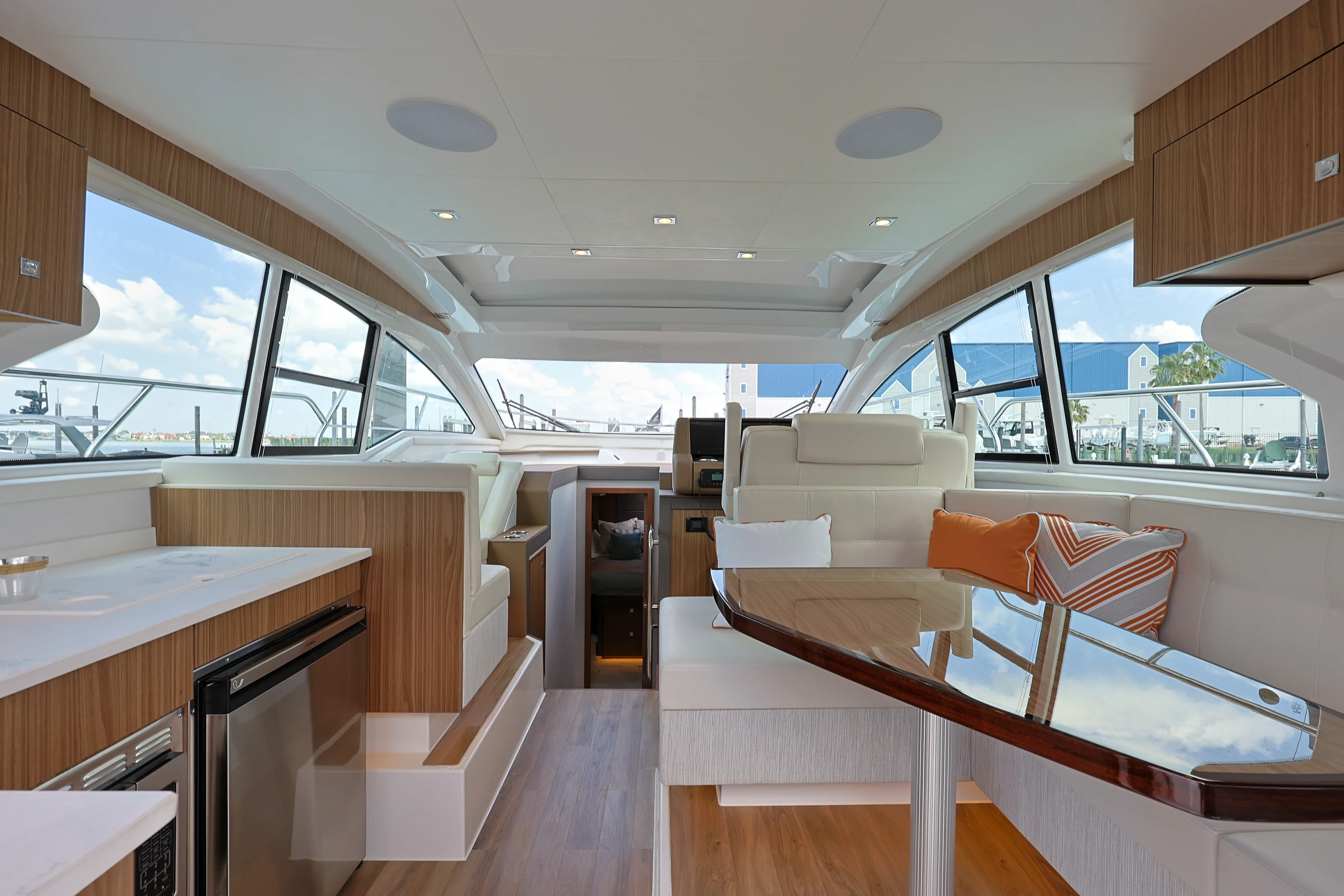 2026 Cruisers Yachts 42 Cantius Image Thumbnail #13