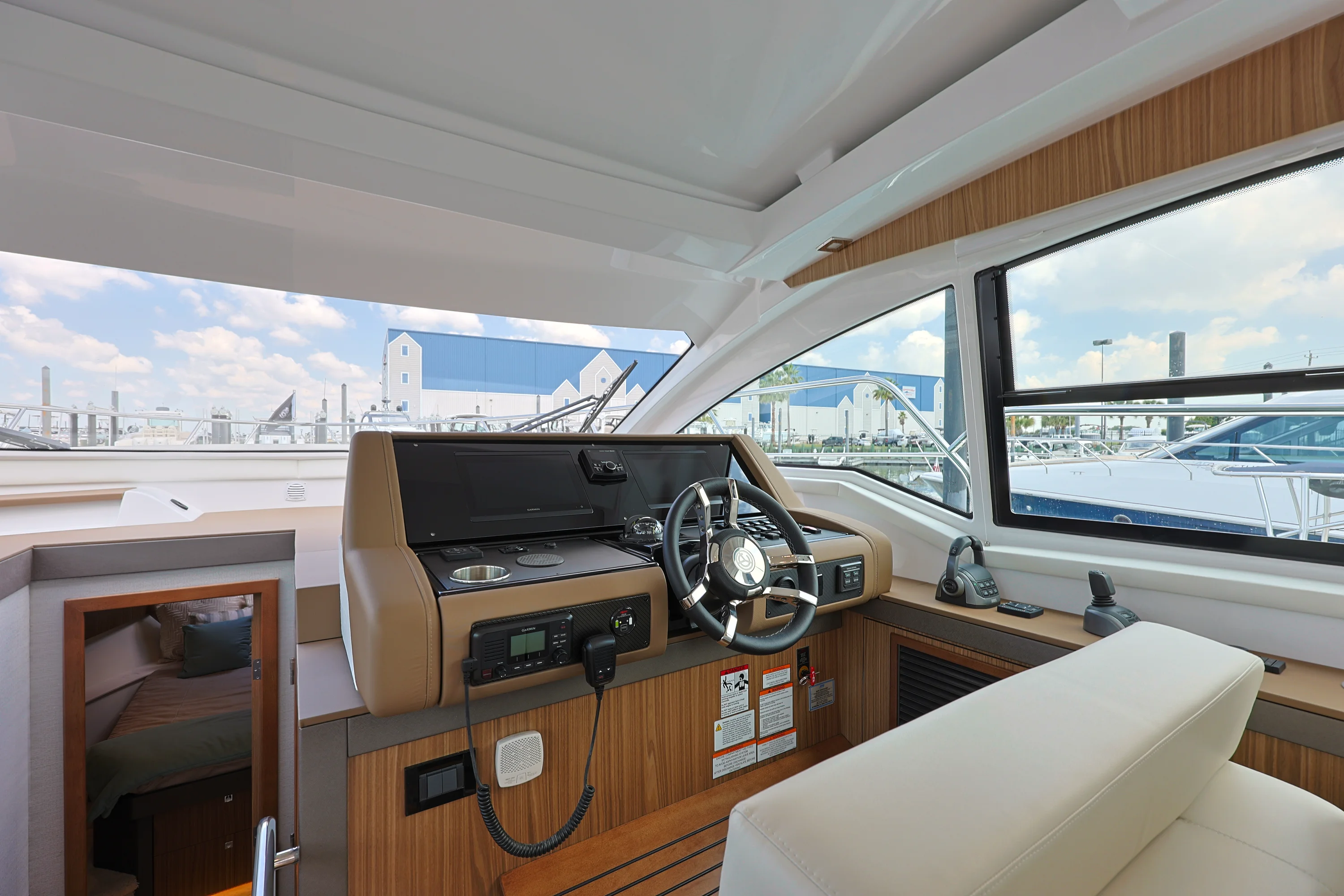 2026 Cruisers Yachts 42 Cantius Image Thumbnail #21