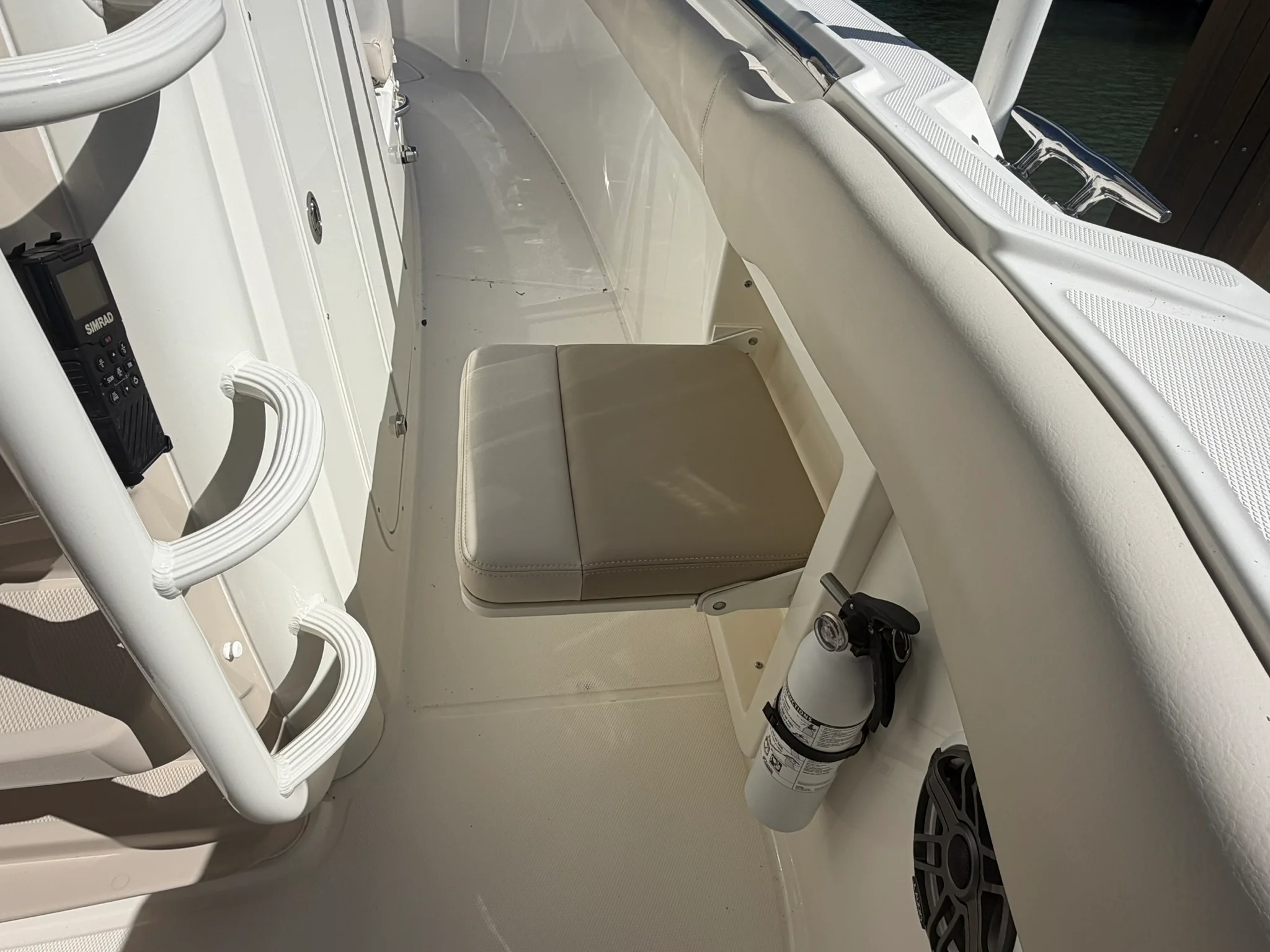 2024 Boston Whaler 330 OUTRAGE Image Thumbnail #31