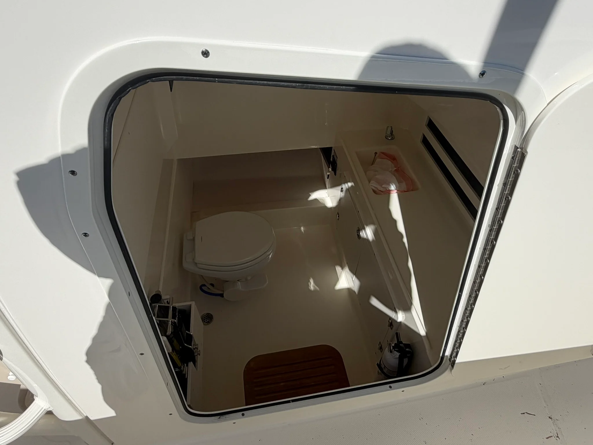 2024 Boston Whaler 330 OUTRAGE Image Thumbnail #38