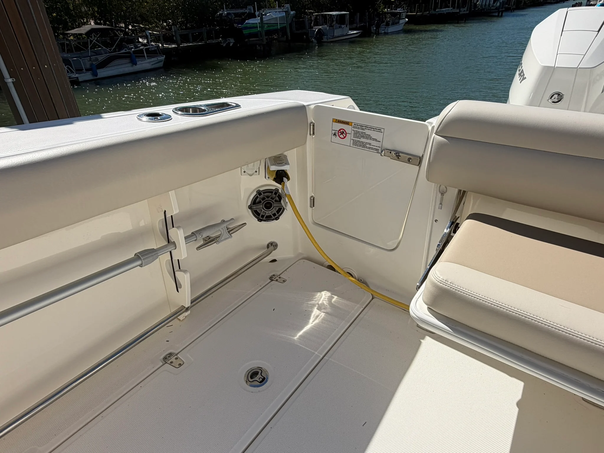 2024 Boston Whaler 330 OUTRAGE Image Thumbnail #7