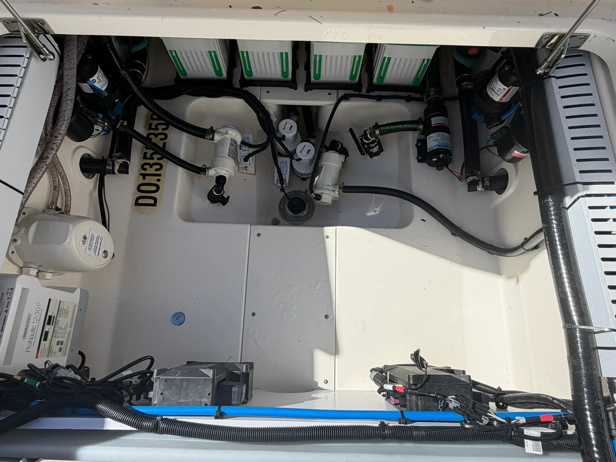 2024 Boston Whaler 330 OUTRAGE Image Thumbnail #16