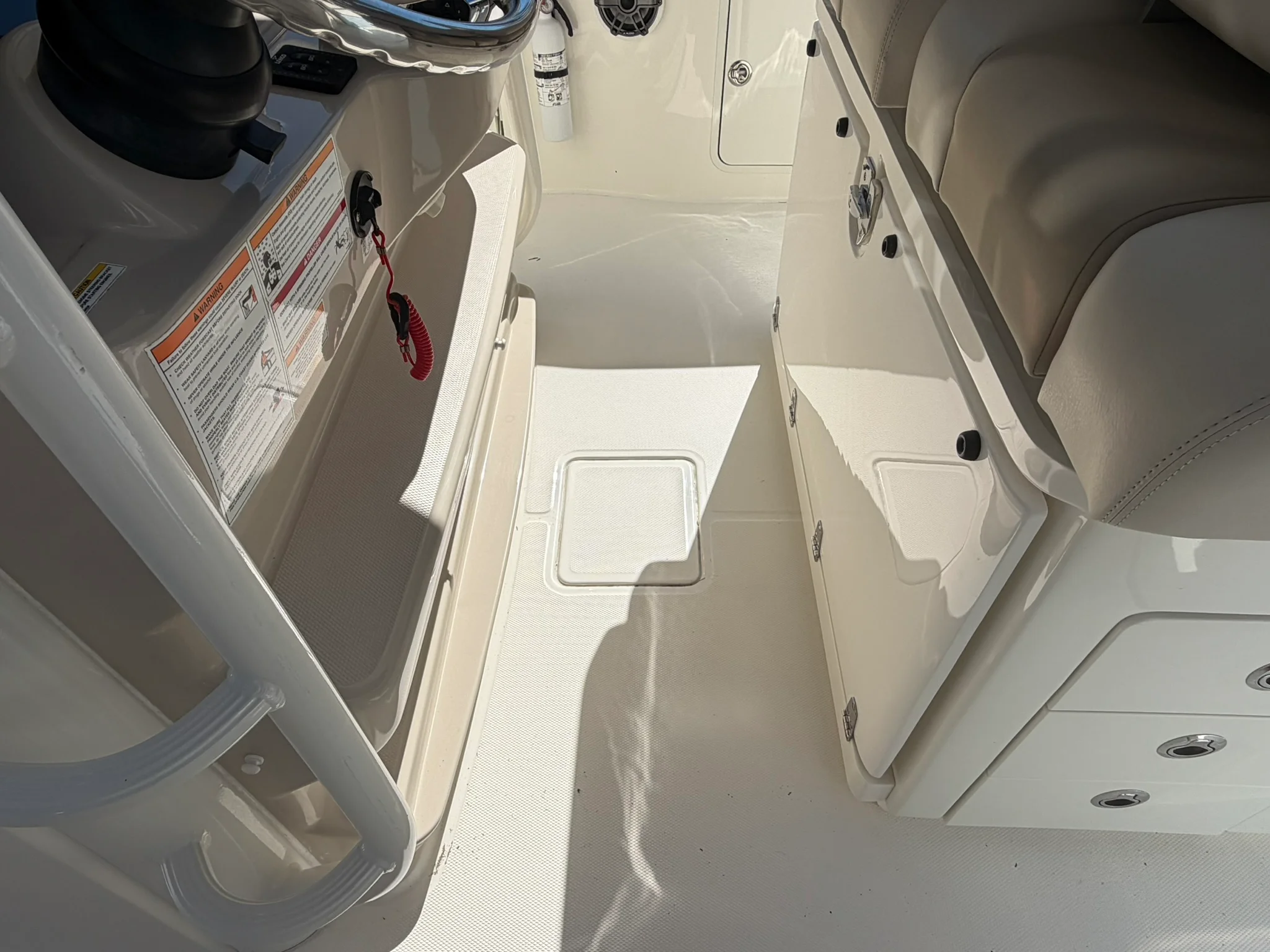 2024 Boston Whaler 330 OUTRAGE Image Thumbnail #23