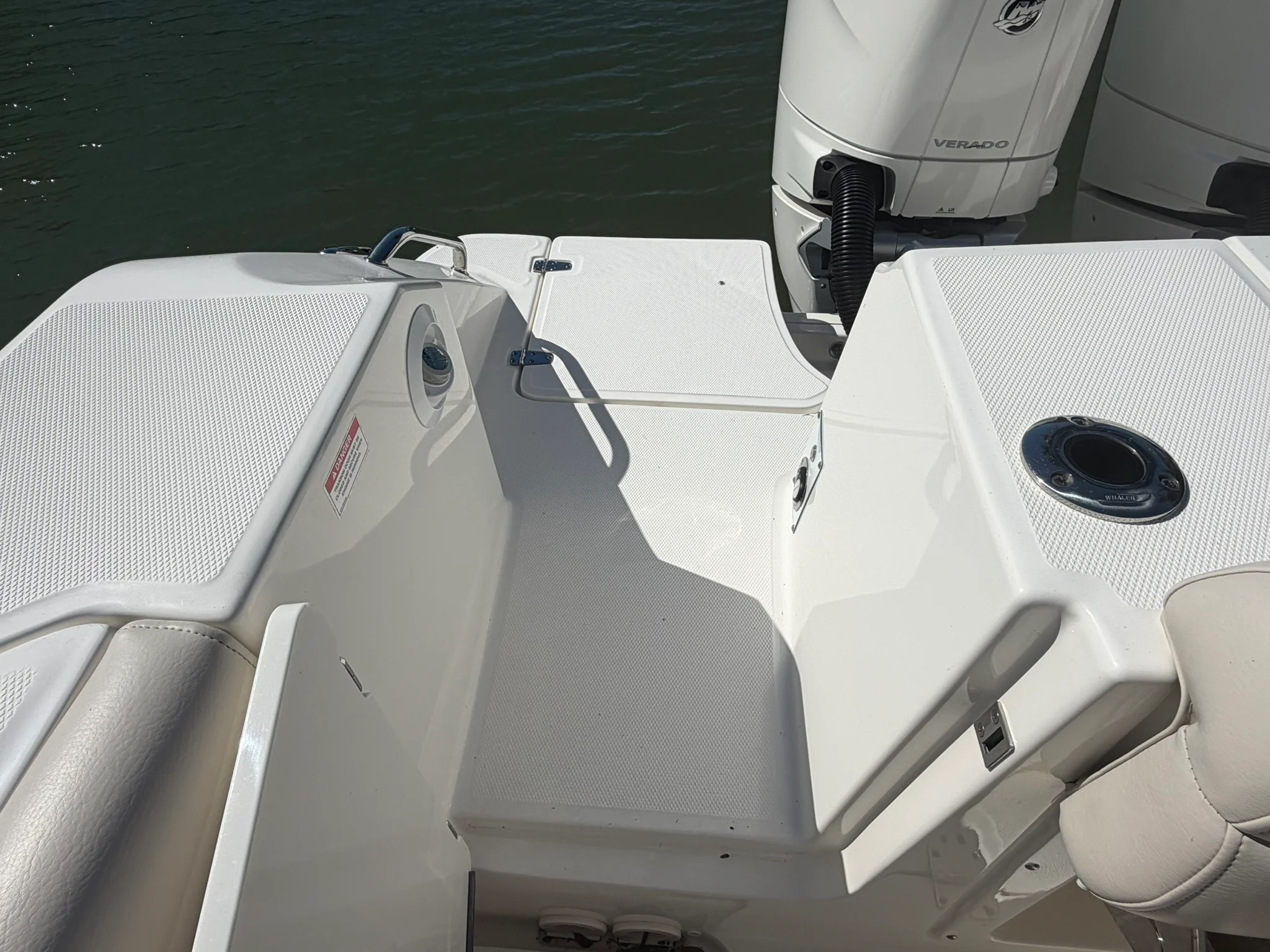 2024 Boston Whaler 330 OUTRAGE Image Thumbnail #8