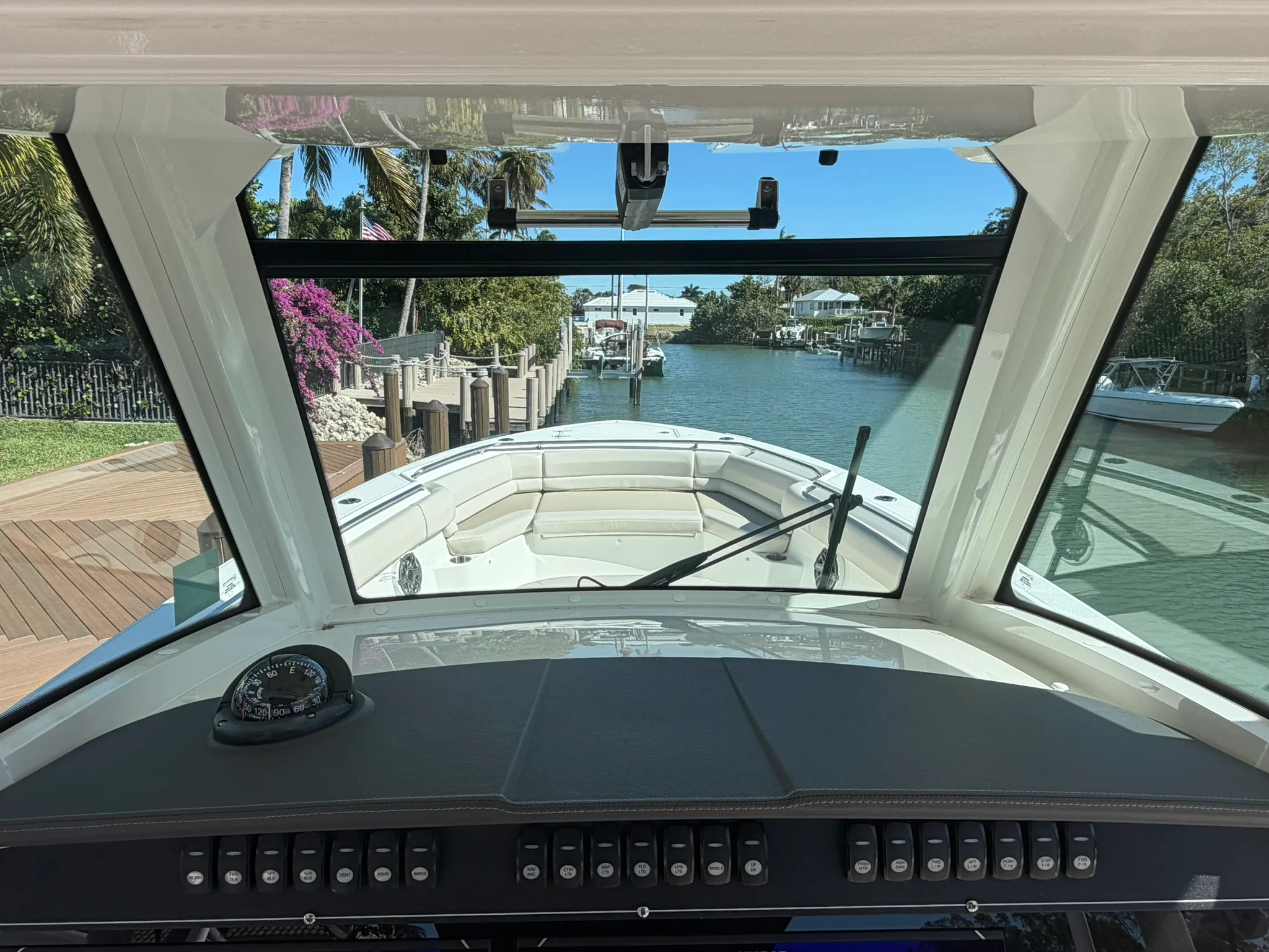 2024 Boston Whaler 330 OUTRAGE Image Thumbnail #27