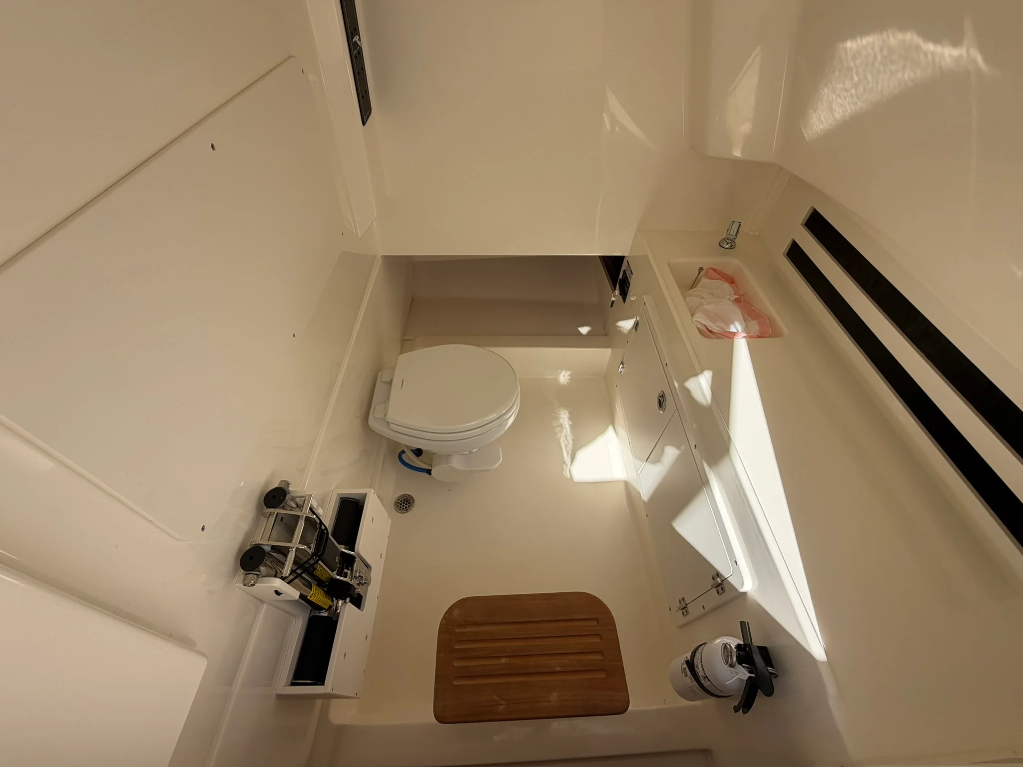 2024 Boston Whaler 330 OUTRAGE Image Thumbnail #39